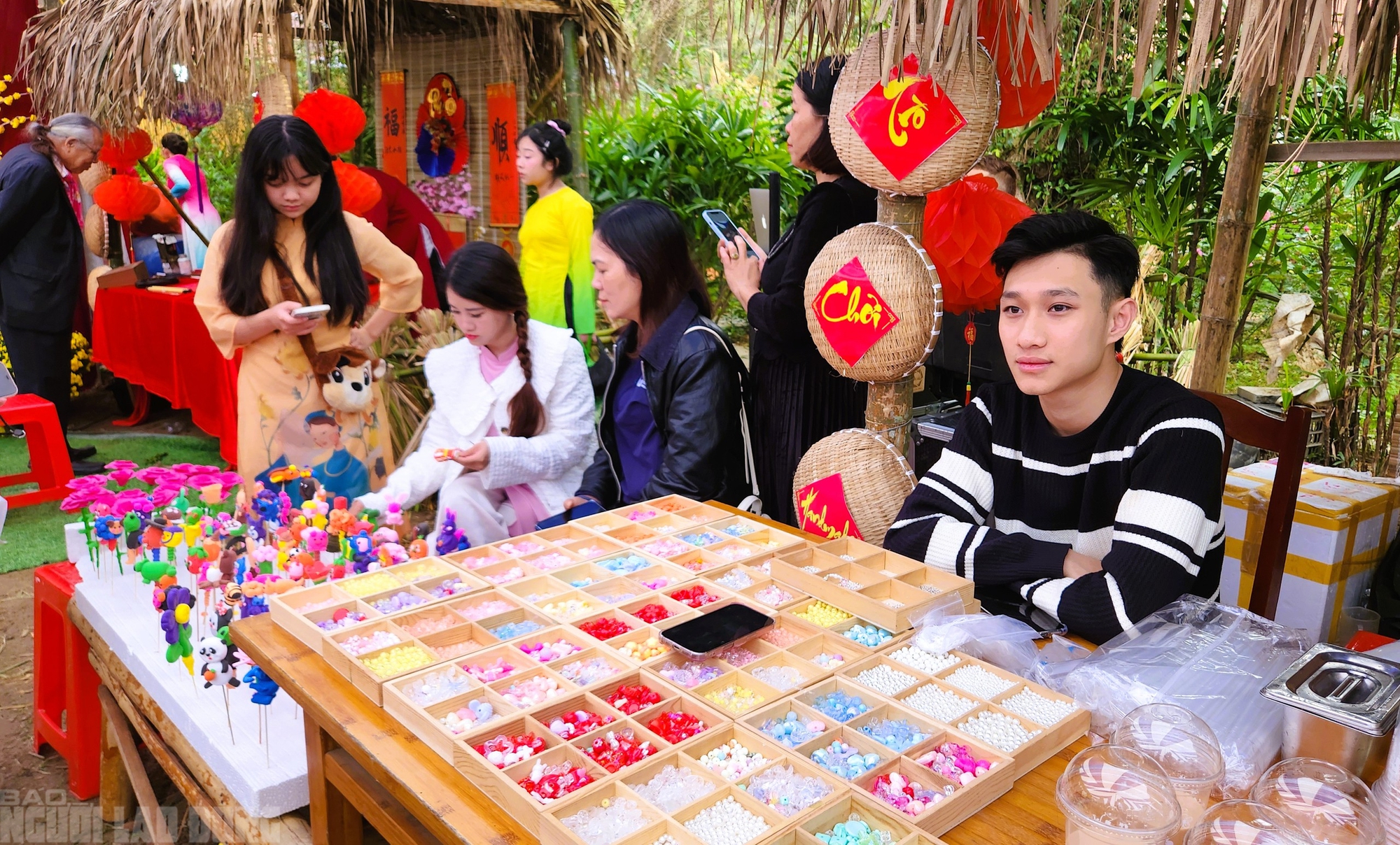 Rủ nhau đi chợ quê ngày Tết ở làng cổ ngàn năm tuổi - Ảnh 13.