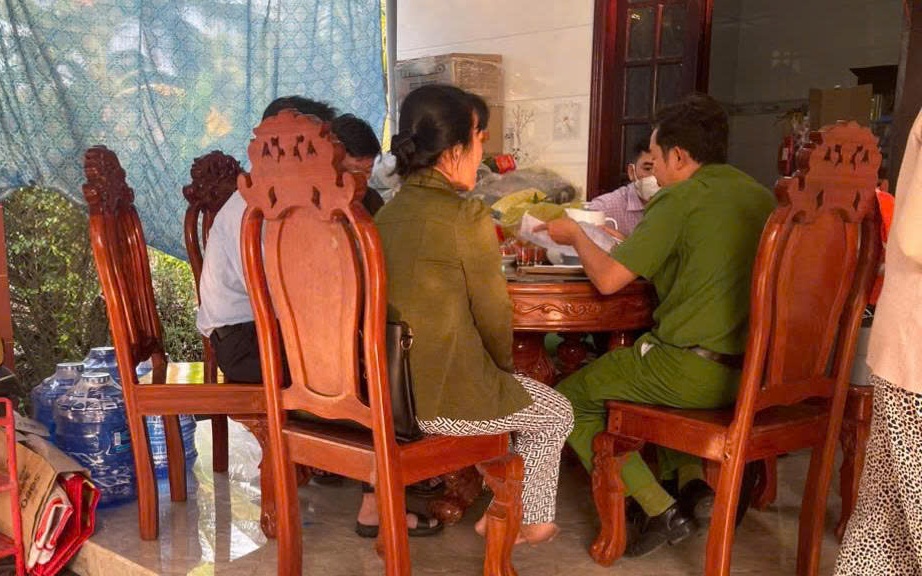 6 uống rượu ngâm ở Đồng Tháp, 3 người tử vong
