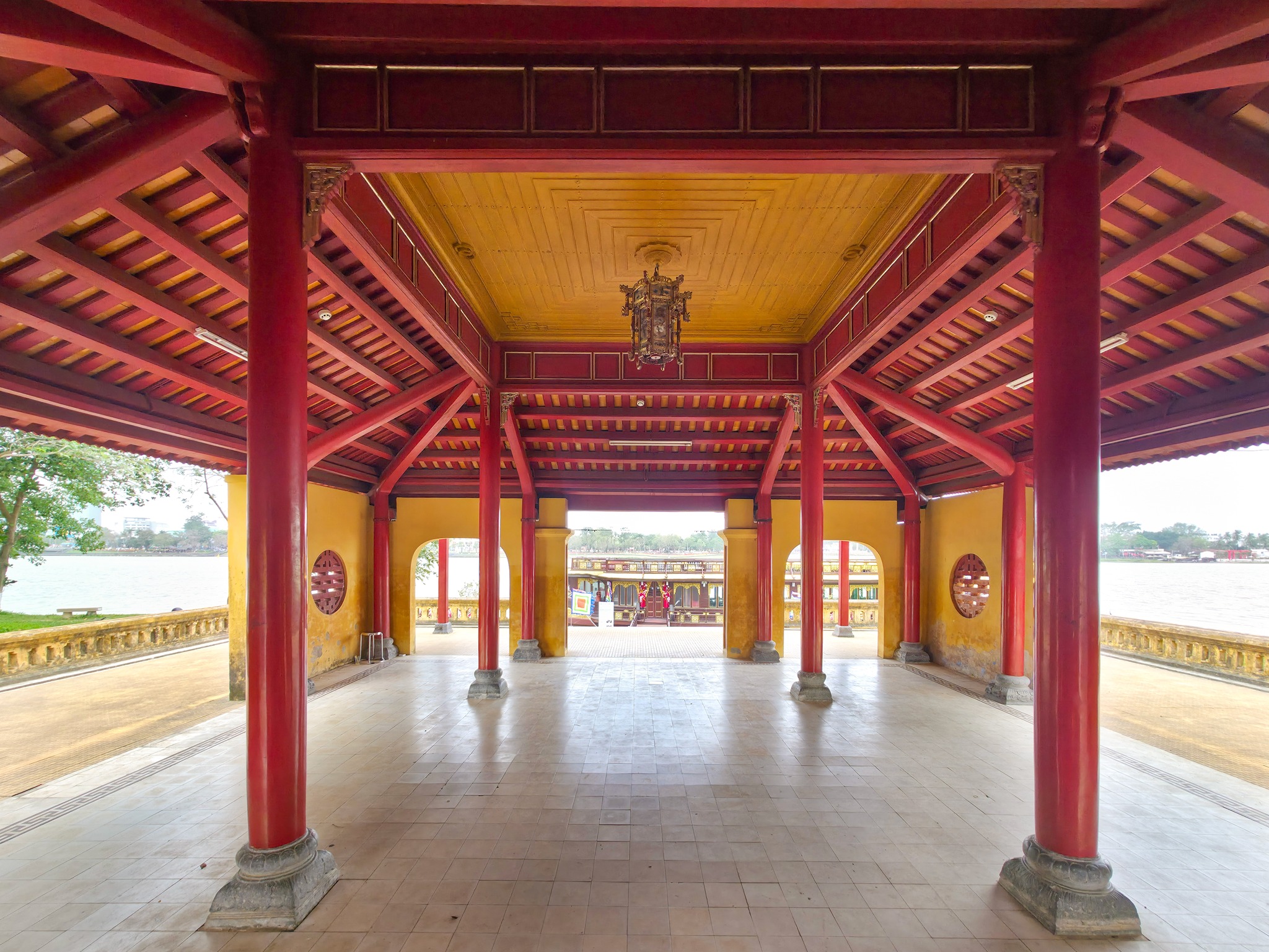 Những ngôi nhà rường cổ ở Huế: Sự thật vua Nguyễn ban lệnh không được dùng gỗ lim - Ảnh 7.