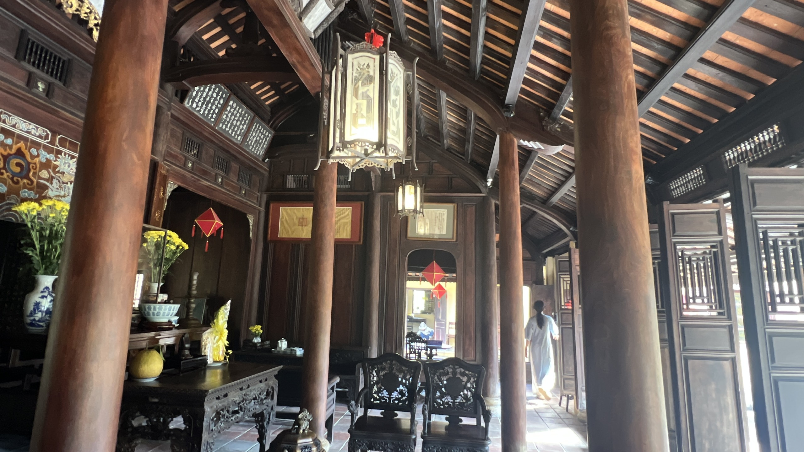 Những ngôi nhà rường cổ ở Huế: Sự thật vua Nguyễn ban lệnh không được dùng gỗ lim - Ảnh 1.