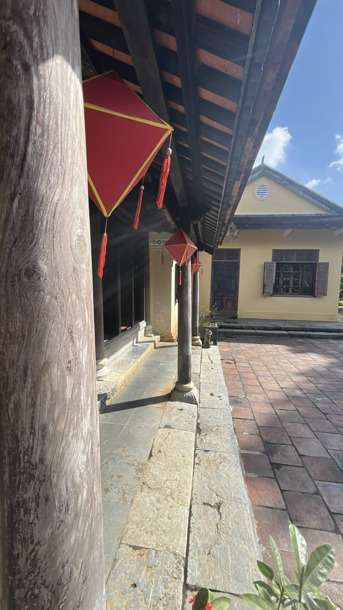 Những ngôi nhà rường cổ ở Huế: Sự thật vua Nguyễn ban lệnh không được dùng gỗ lim - Ảnh 5.