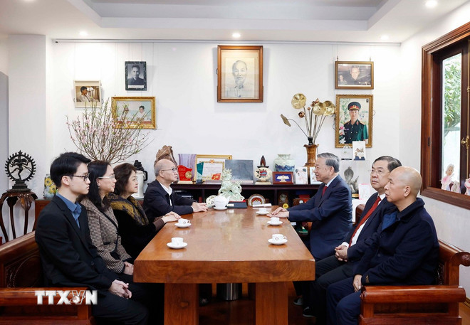 Tổng B&iacute; thư T&ocirc; L&acirc;m d&acirc;ng hương tưởng niệm nh&acirc;n 120 năm Ng&agrave;y sinh Thủ tướng Phạm Văn Đồng - Ảnh 2.