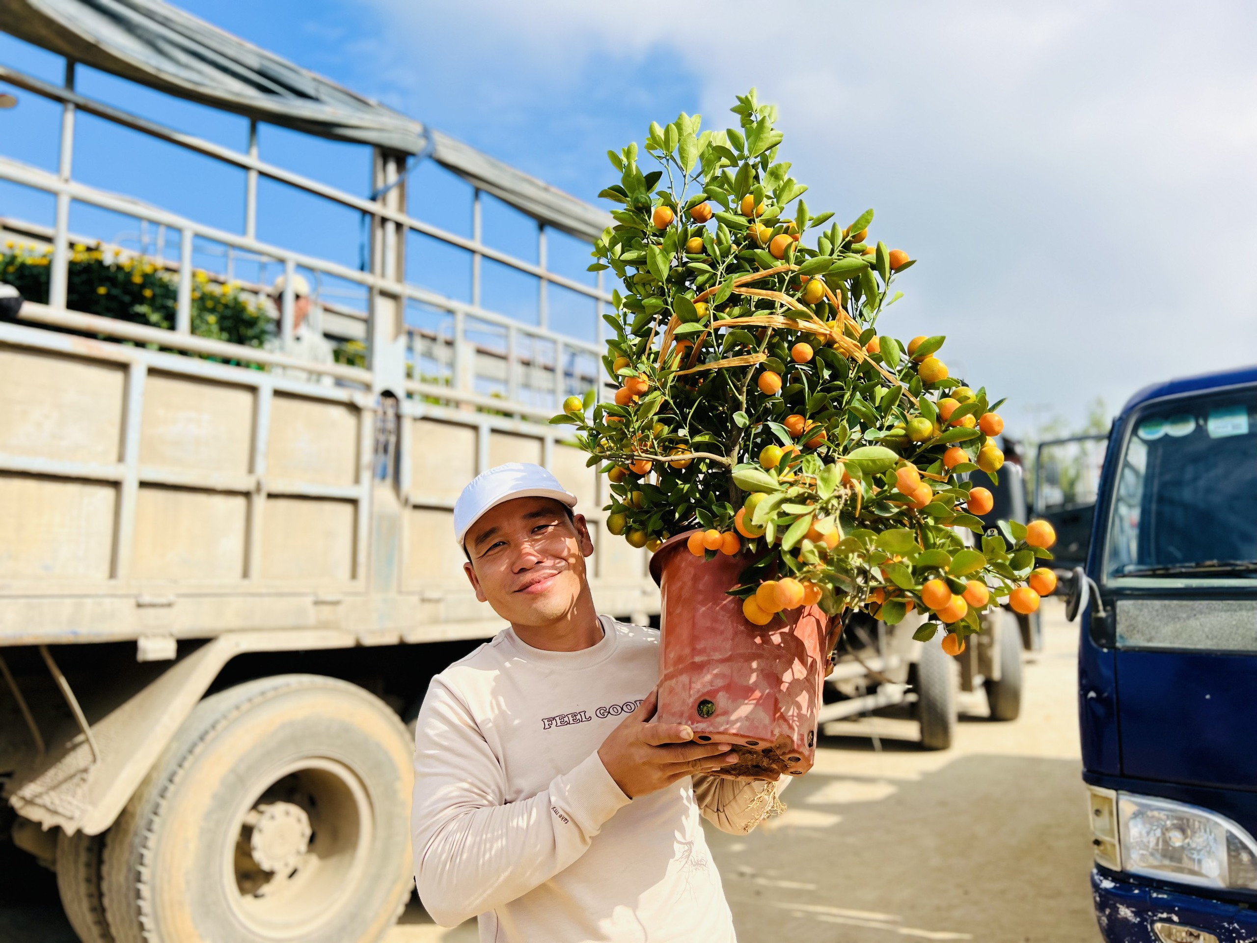 Tấp nập "chở Tết" ra đặc khu Lý Sơn - Ảnh 3.