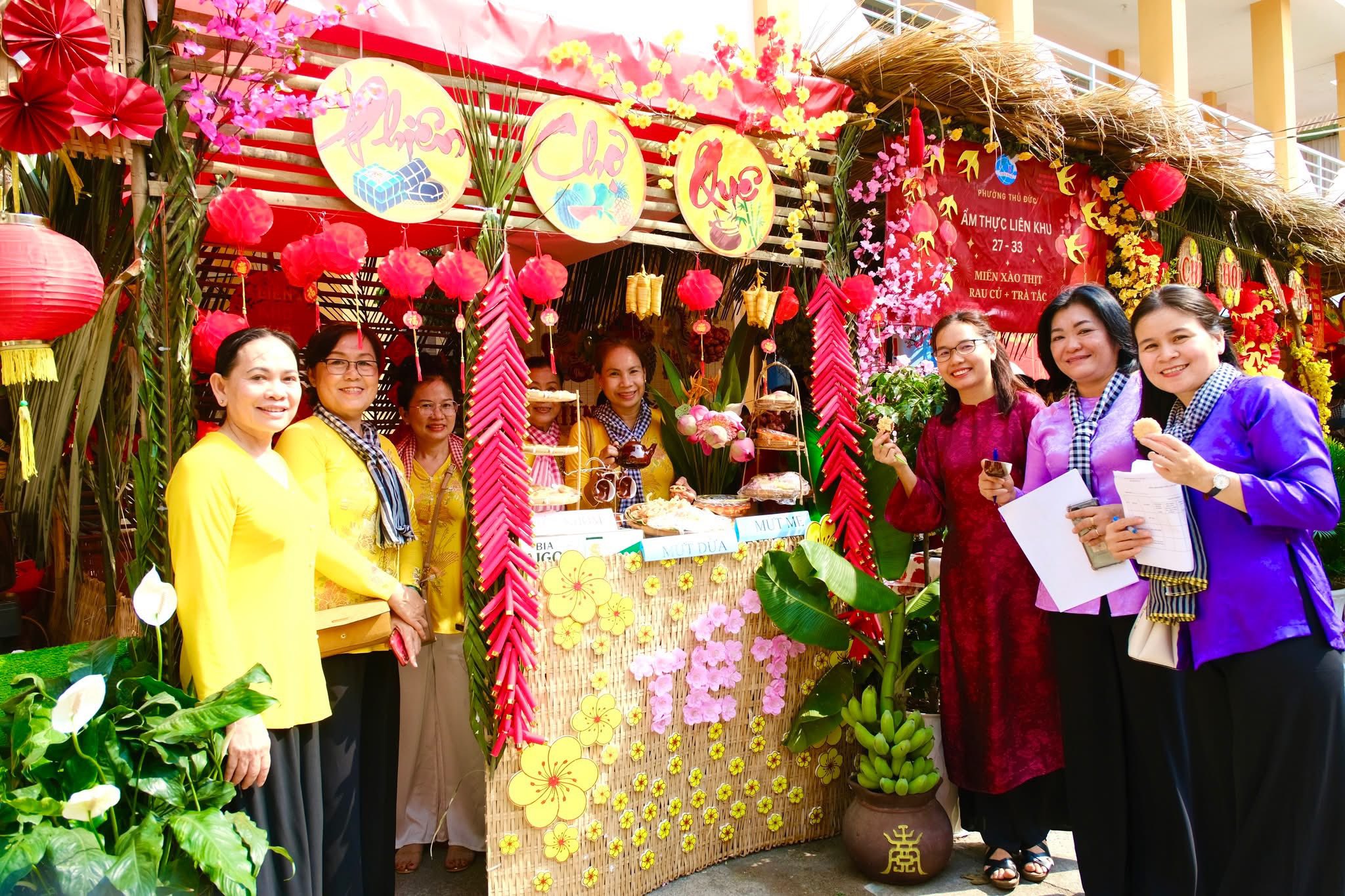 Xuân trong từng con hẻm ở TPHCM - Ảnh 12.
