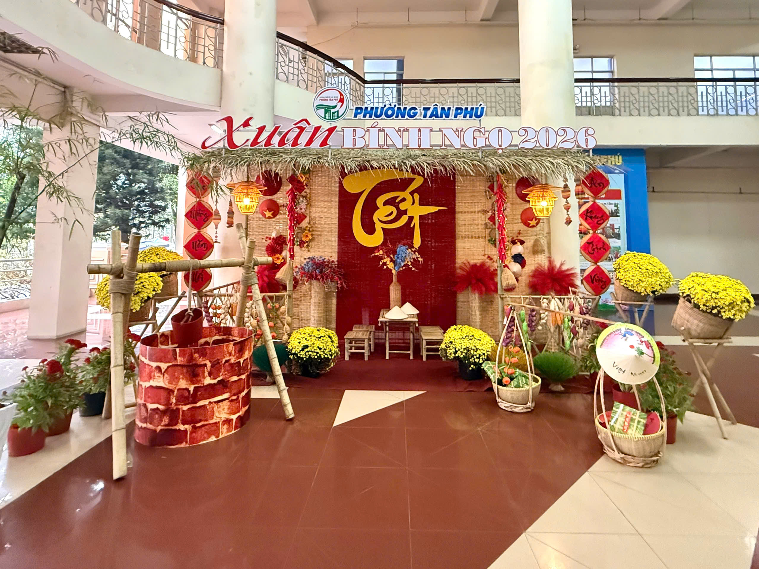 TPHCM rực rỡ sắc màu những ngày Tết đến Xuân về - Ảnh 21.