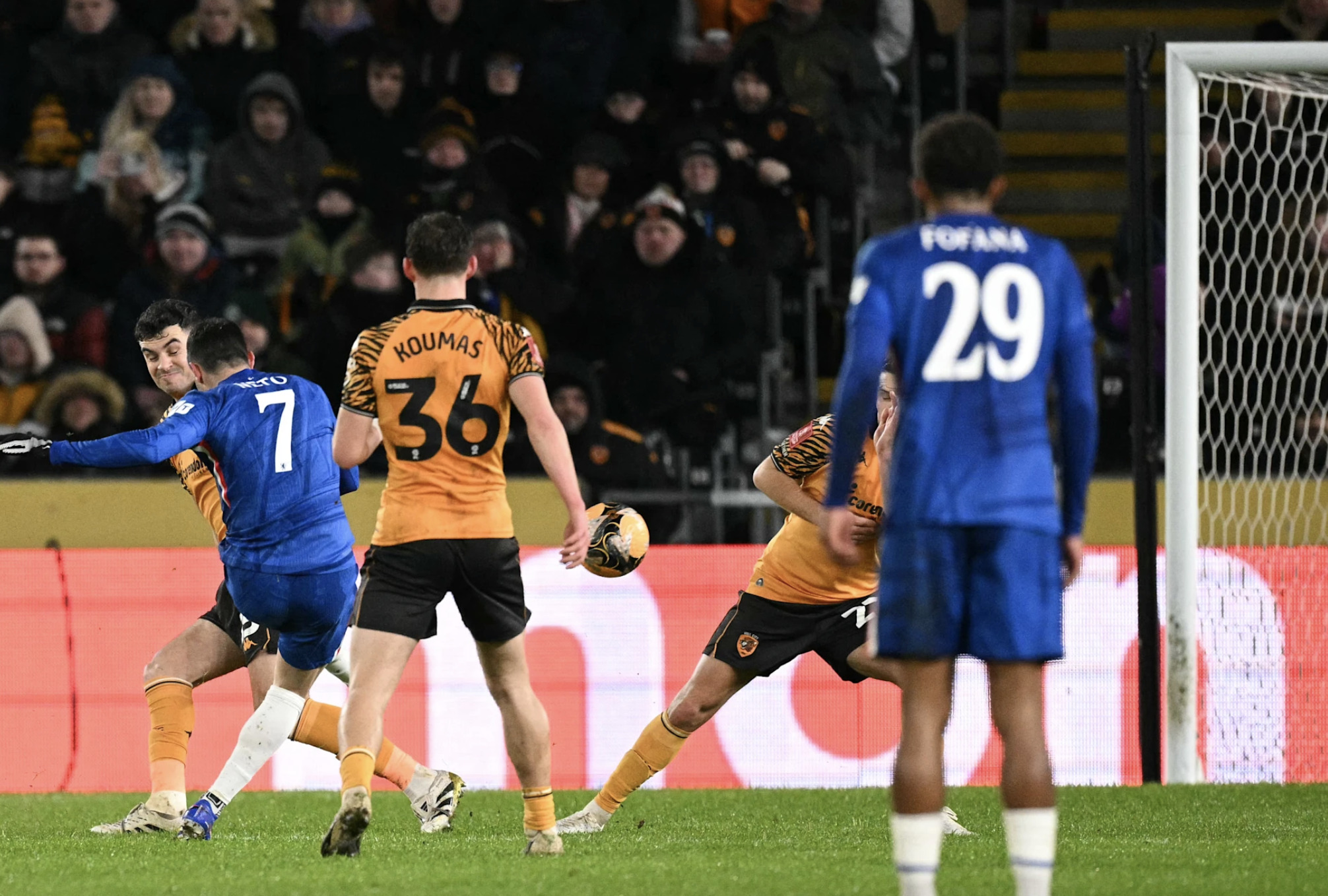 Pedro Neto lập hat-trick, Chelsea vùi dập Hull City tại FA Cup - Ảnh 2.