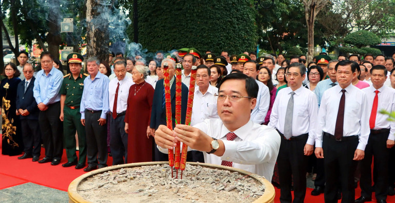 Trang nghiêm Lễ giỗ Anh hùng liệt sĩ Võ Thị Sáu tại Đất Đỏ - Ảnh 2.
