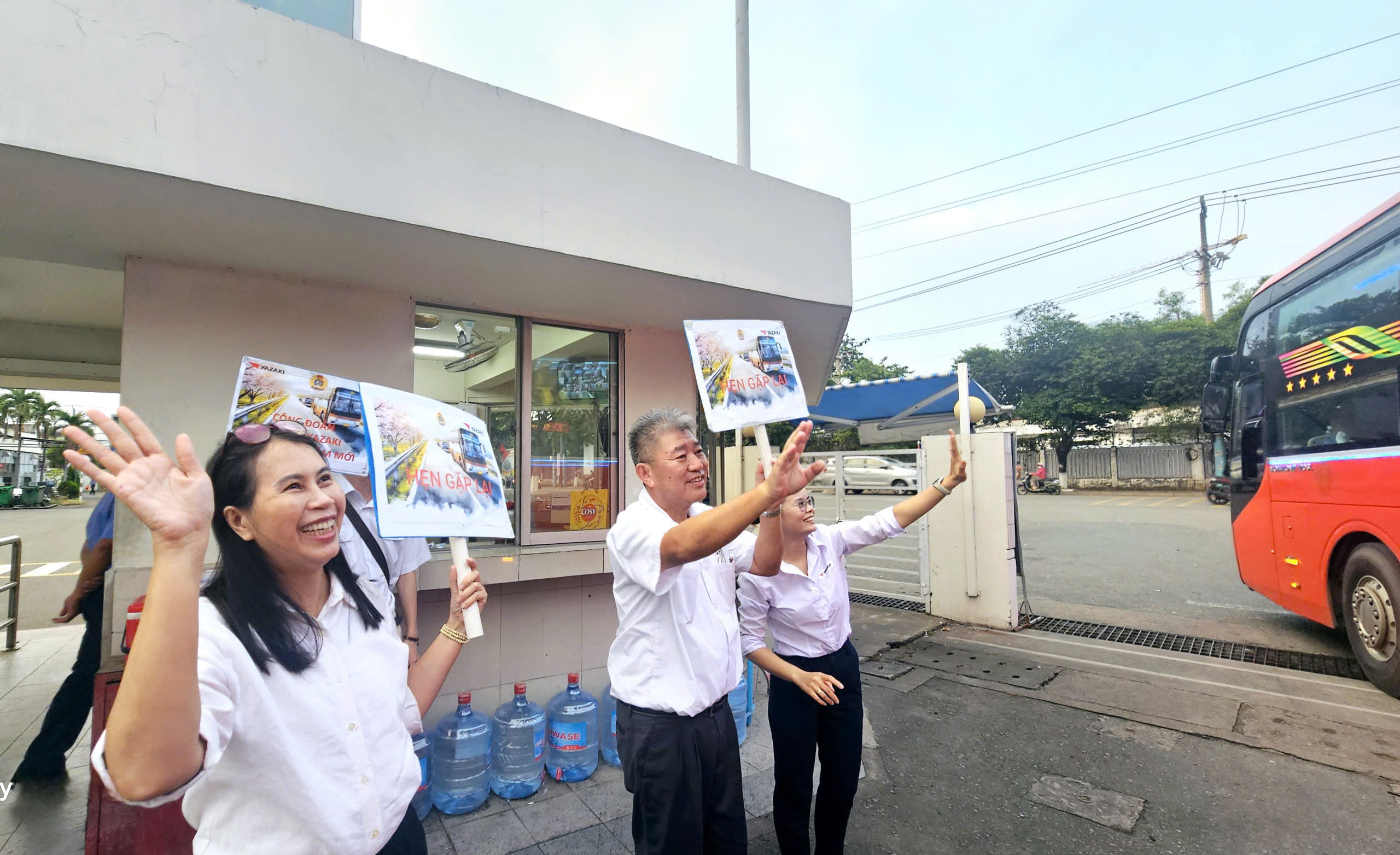 Chuyến xe "0 đồng" từ thủ phủ công nghiệp chở công nhân về quê đón Tết - Ảnh 11.