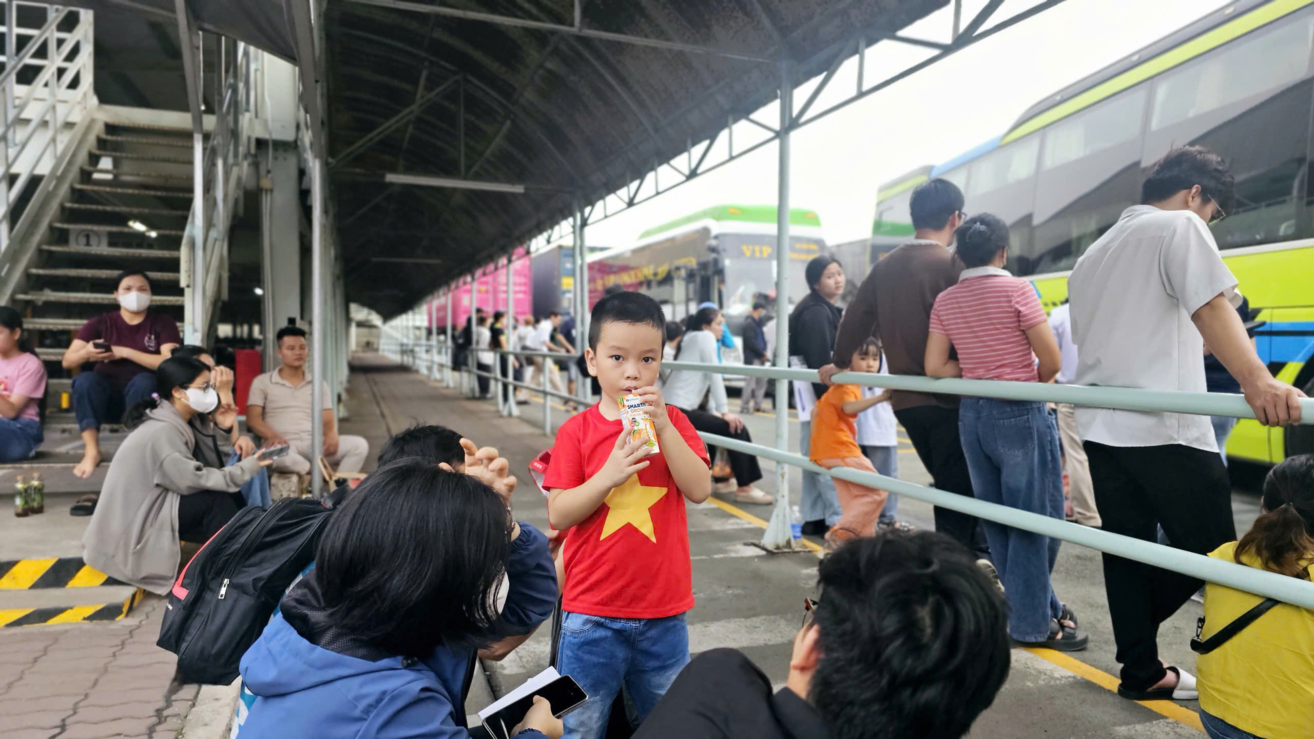 Chuyến xe "0 đồng" từ thủ phủ công nghiệp chở công nhân về quê đón Tết - Ảnh 9.