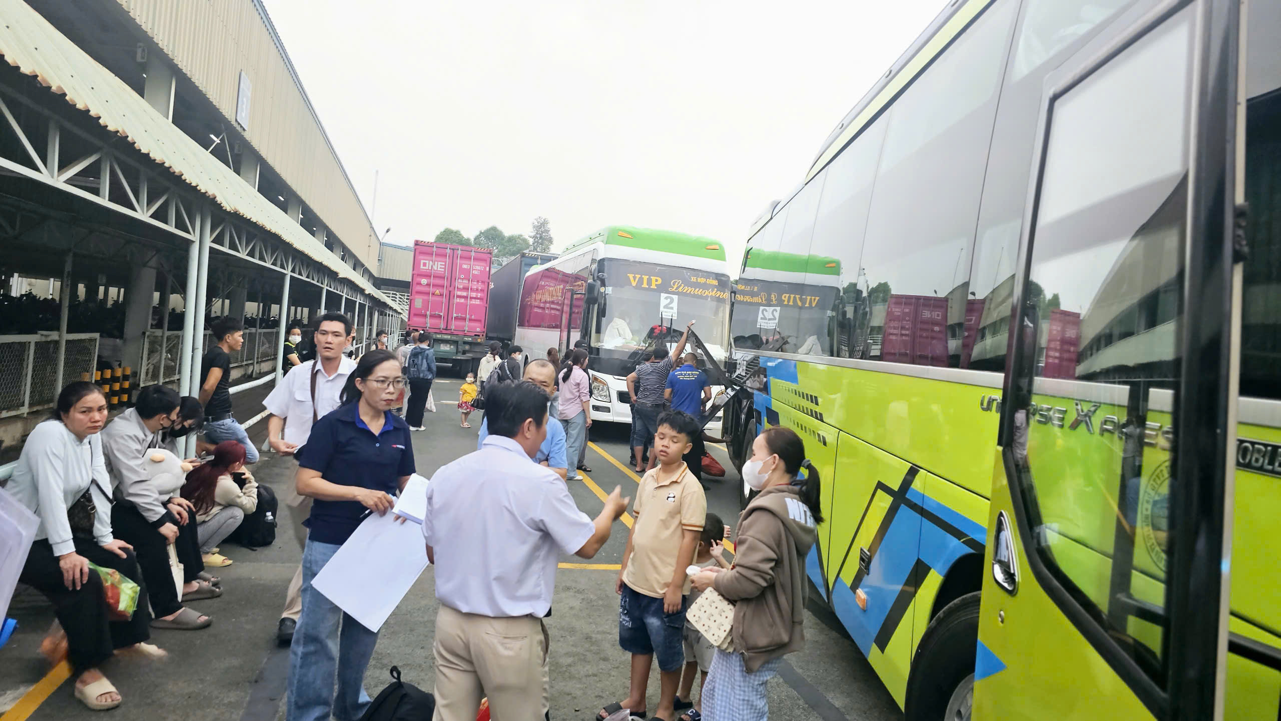 Chuyến xe "0 đồng" từ thủ phủ công nghiệp chở công nhân về quê đón Tết - Ảnh 10.