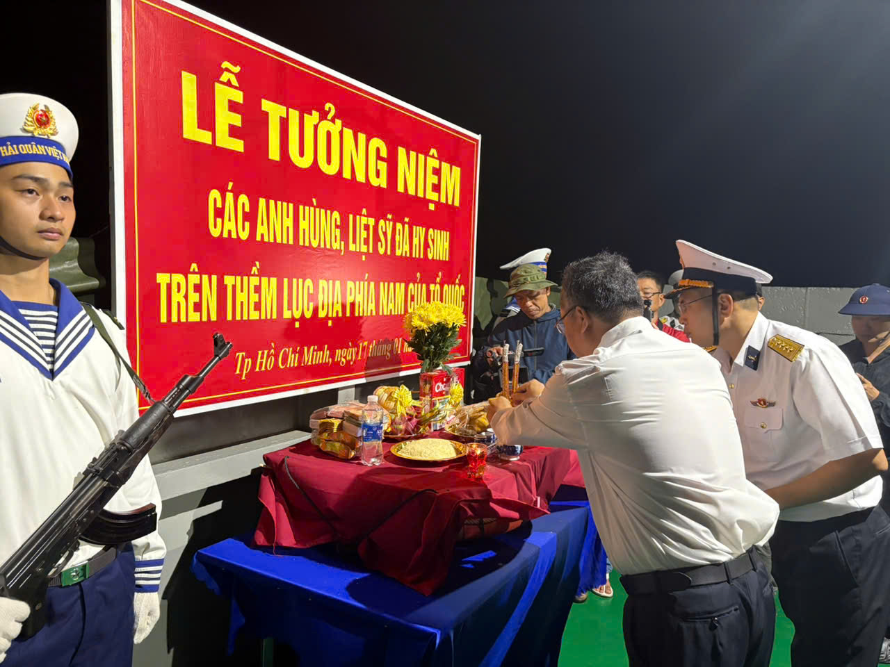 Mang Xuân ra nhà giàn DK1 - Ảnh 6.