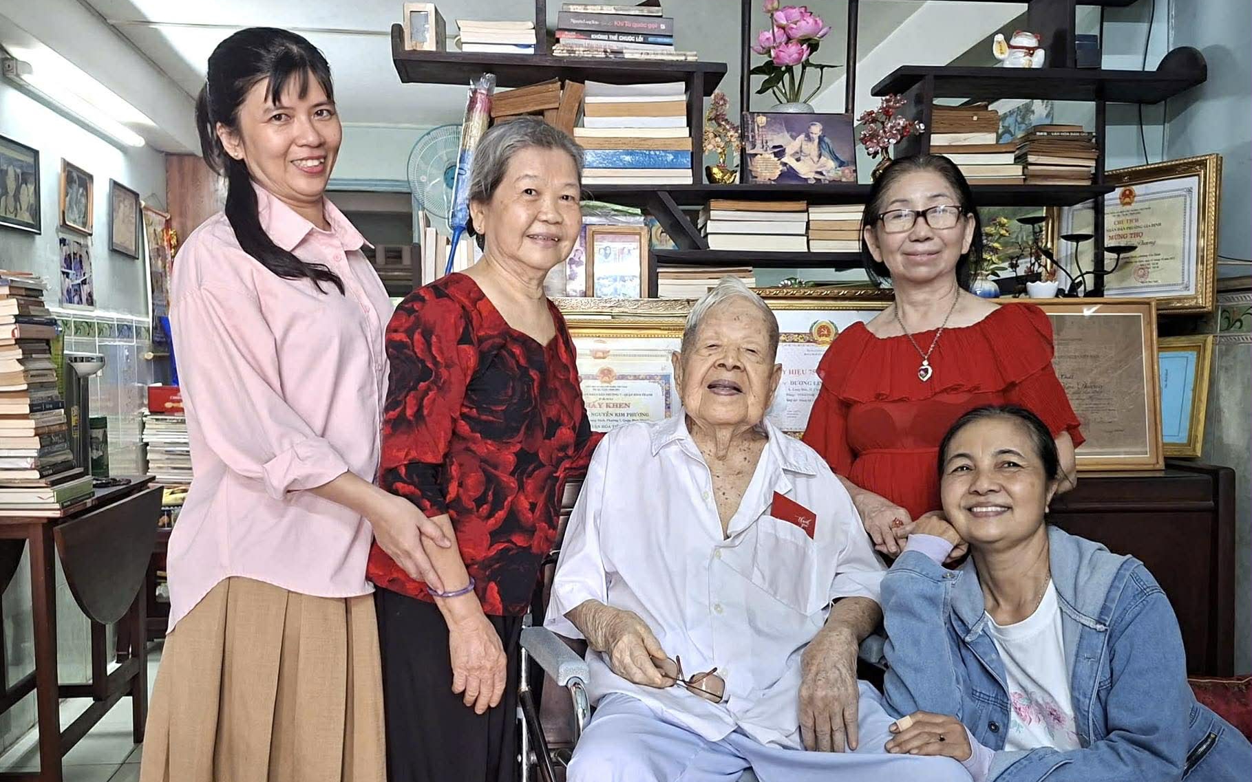 Đầu xuân tri ân tiền bối – tiếp lửa cho ngòi bút sân khấu