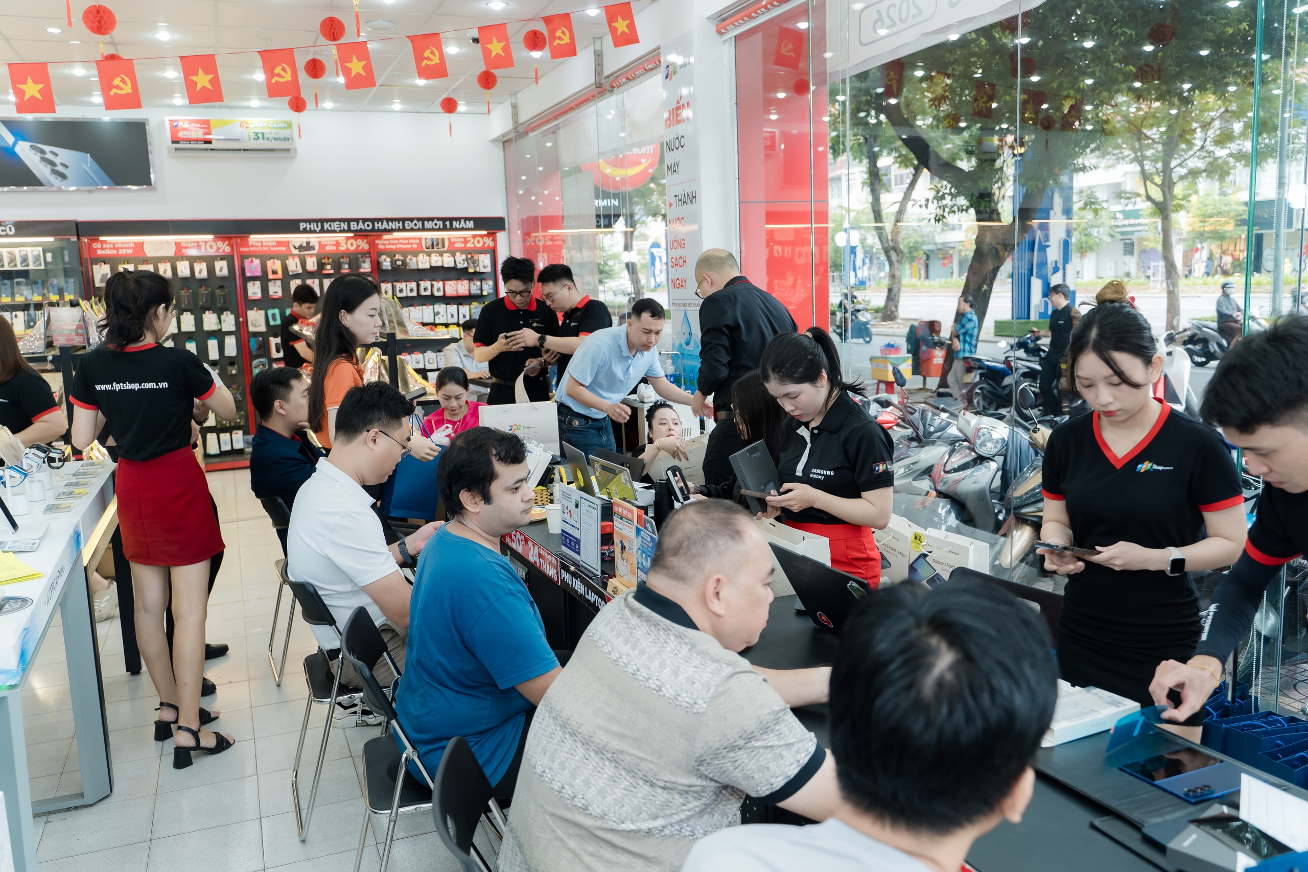 Vì sao quà công nghệ bùng nổ sức mua trong giáp Tết? - Ảnh 2.