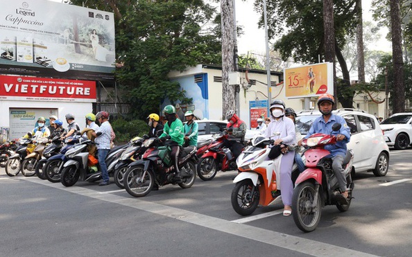 Dự báo thời tiết hôm nay, 15-2: Nam Bộ hanh khô, không khí TPHCM ở mức có hại - Ảnh 1.