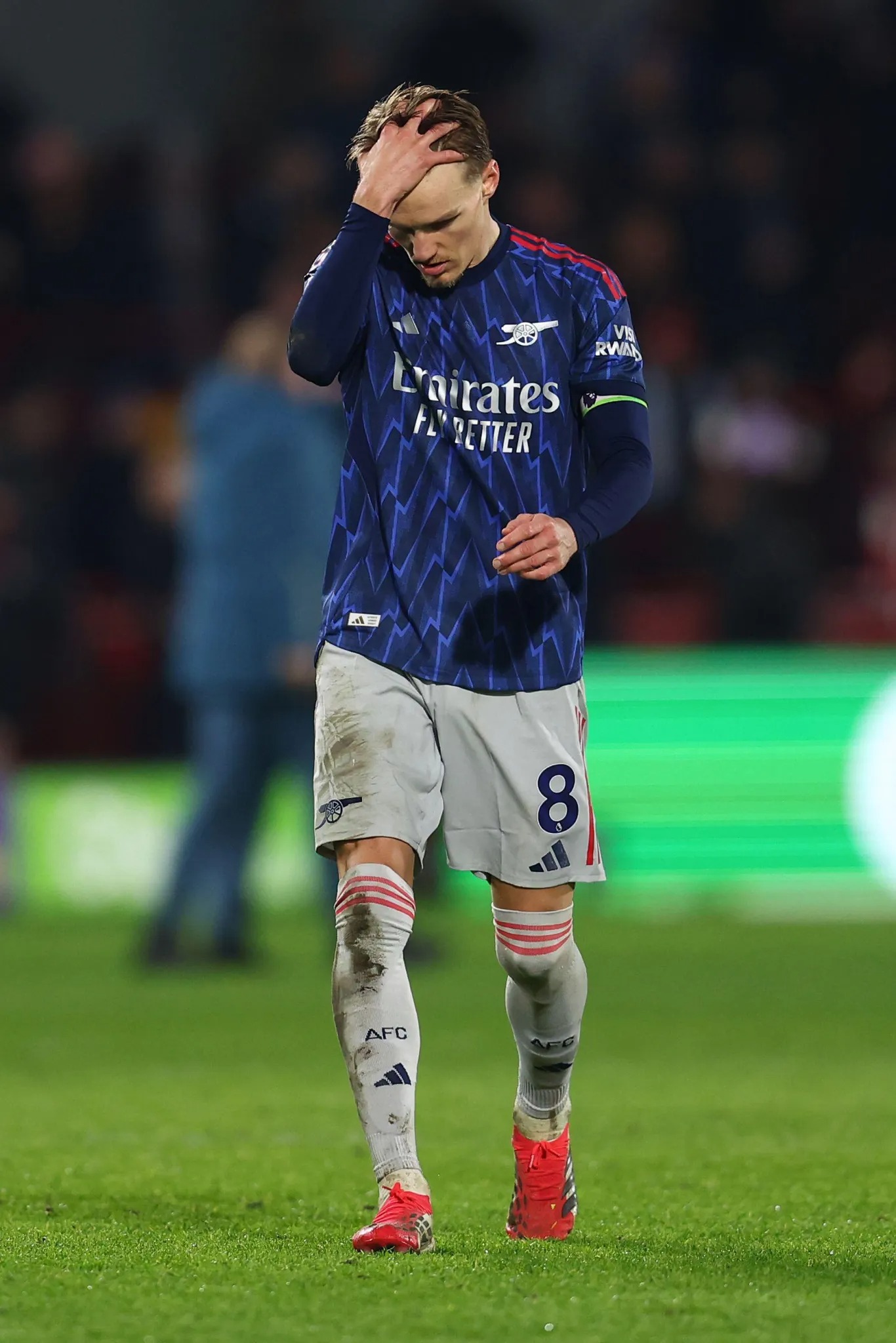 Arsenal trả gi&aacute; đắt khi thắng Wigan, HLV Mikel Arteta lo trượt &ldquo;ăn 4&rdquo; - Ảnh 3.