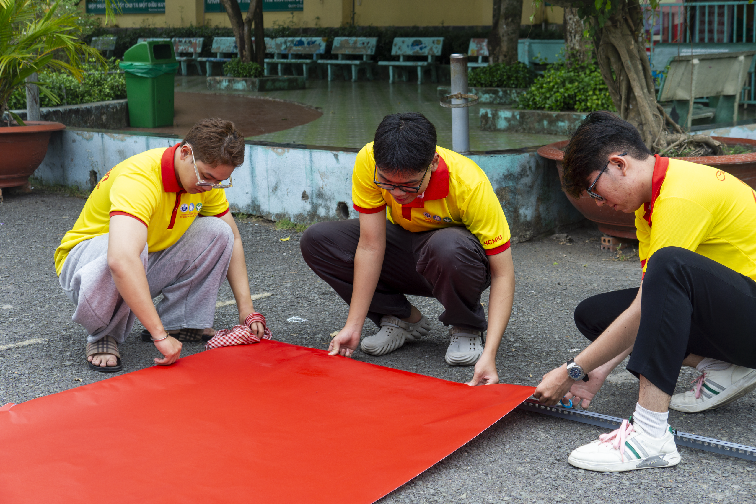 Mang sức trẻ đi “gieo mùa xuân” - Ảnh 7.