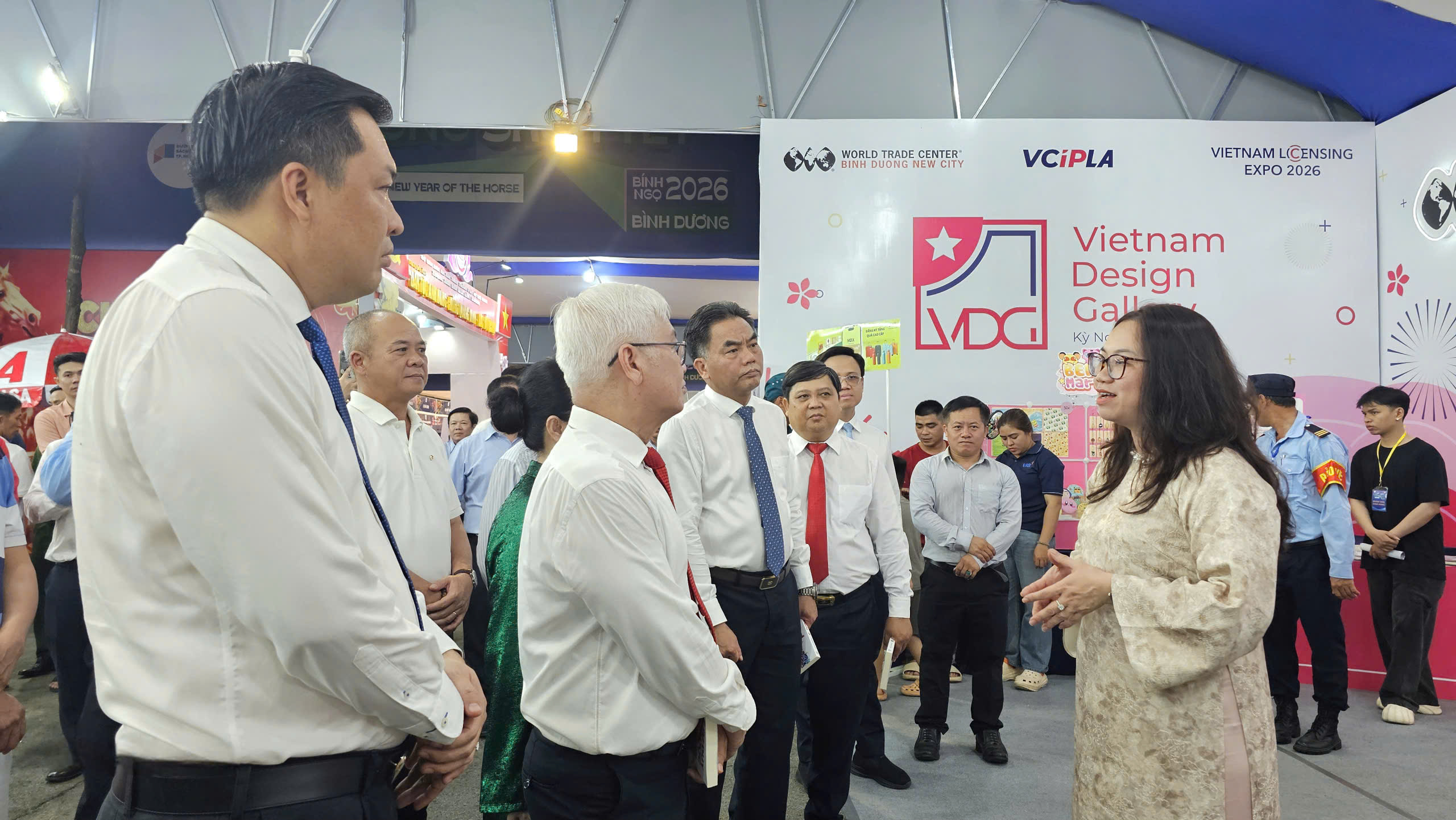 Lễ hội đường hoa , đường sách Tết Bính Ngọ 2026: Hòa nhịp văn hóa chính trị tại Bình Dương - Ảnh 3.