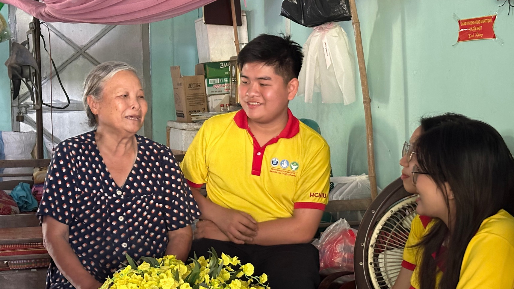 Mang sức trẻ đi “gieo mùa xuân” - Ảnh 8.