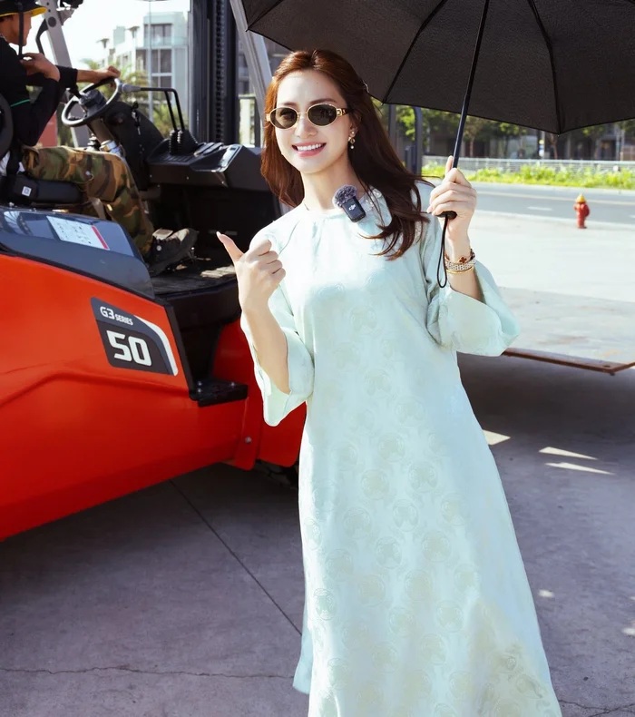 "Mốt" &aacute;o d&agrave;i du xu&acirc;n năm Ngựa - Ảnh 1.