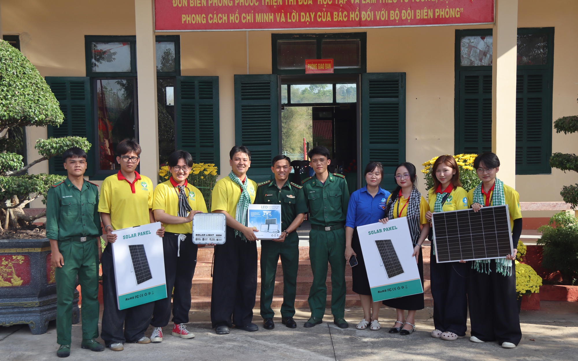 Xuân Tình Nguyện của sinh viên TP HCM thắp sáng vùng xa