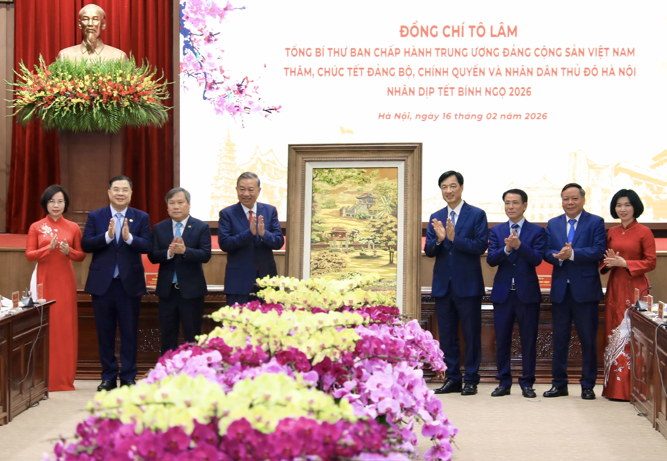 Tổng Bí thư Tô Lâm thăm, chúc Tết Đảng bộ, chính quyền và Nhân dân Hà Nội - Ảnh 6.