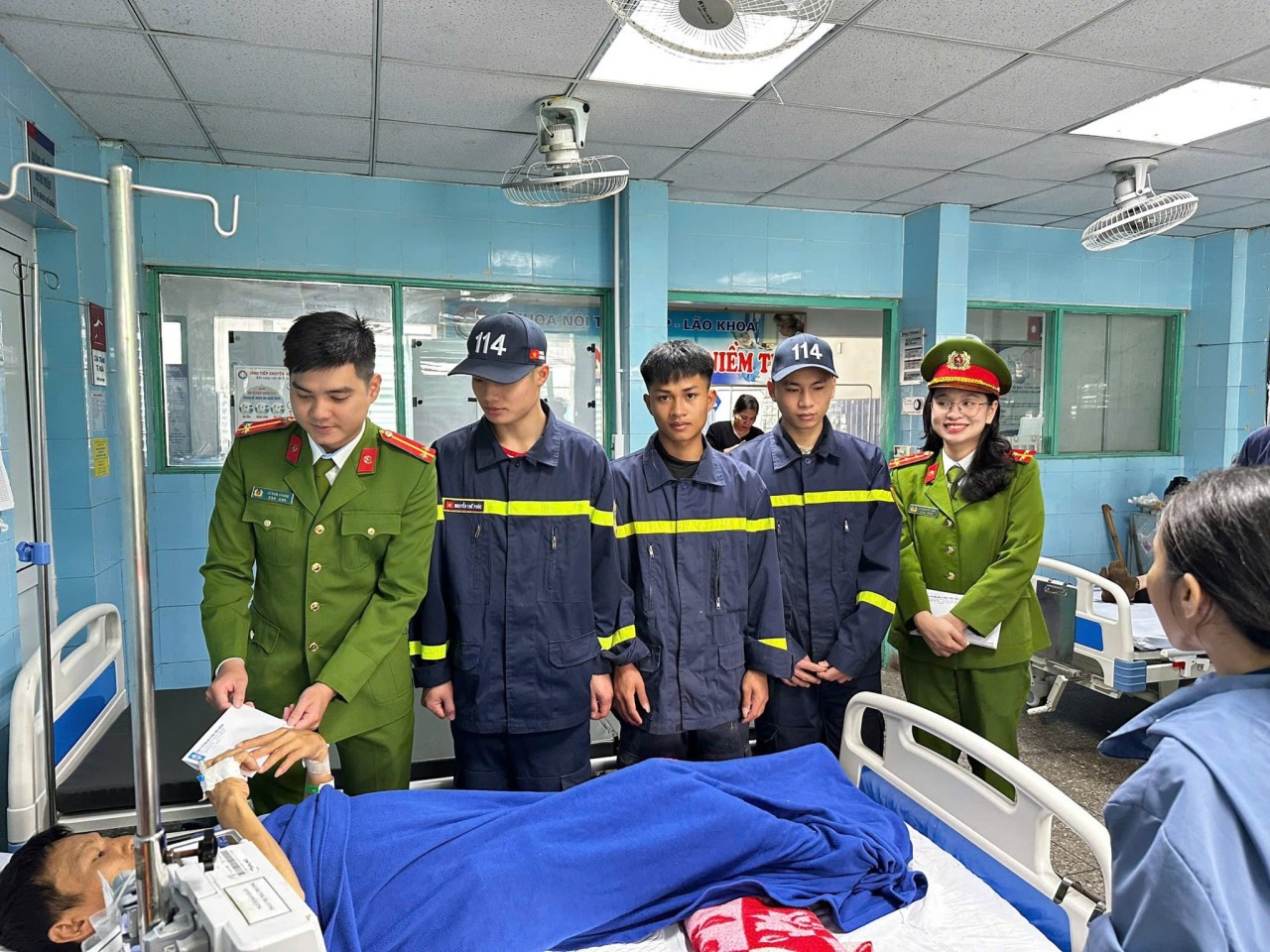 Hơn 10.000 suất quà Tết đến tay người khó khăn ở Quảng Trị - Ảnh 10.