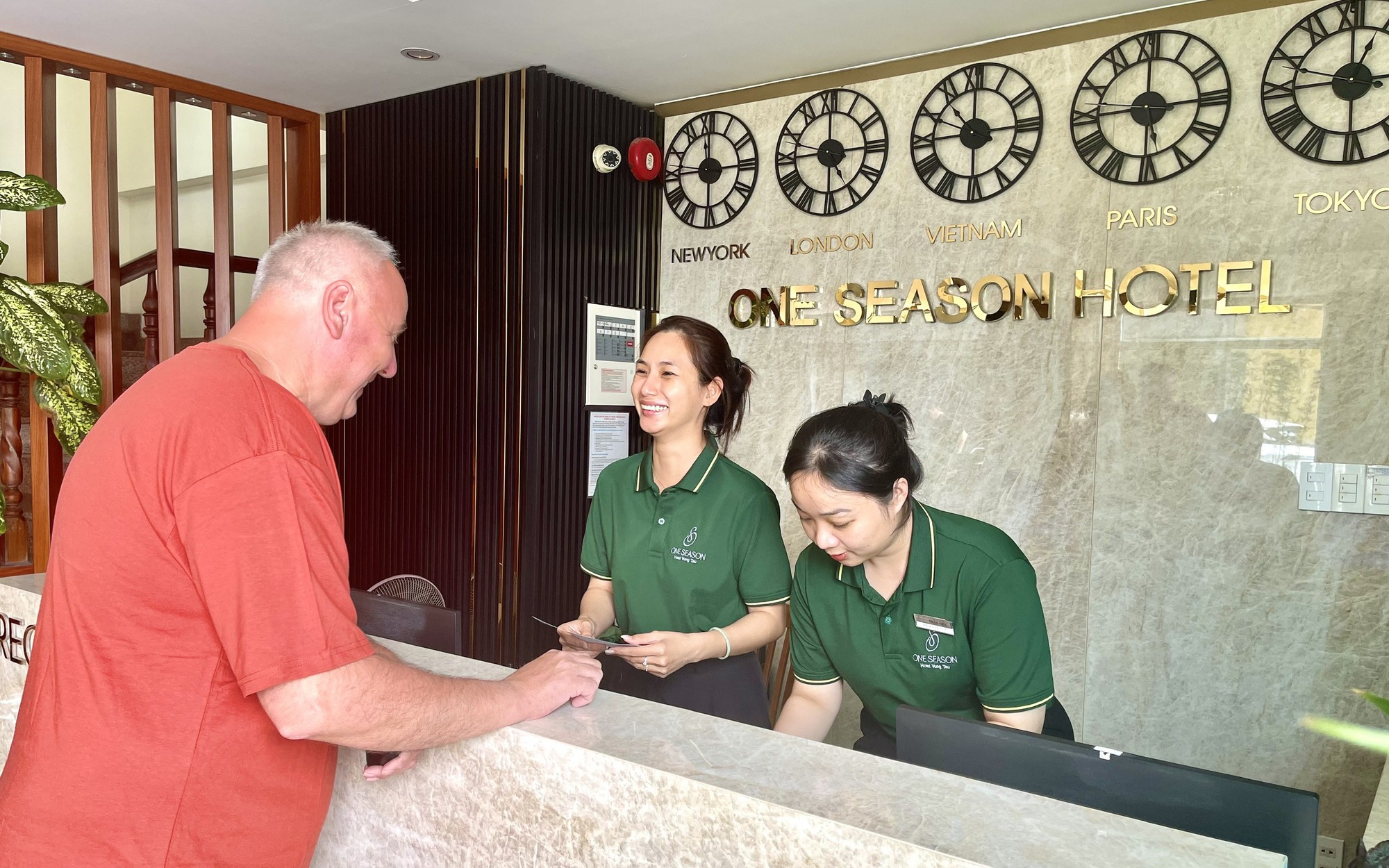 Những người làm việc xuyên Tết tại các "thủ phủ" du lịch