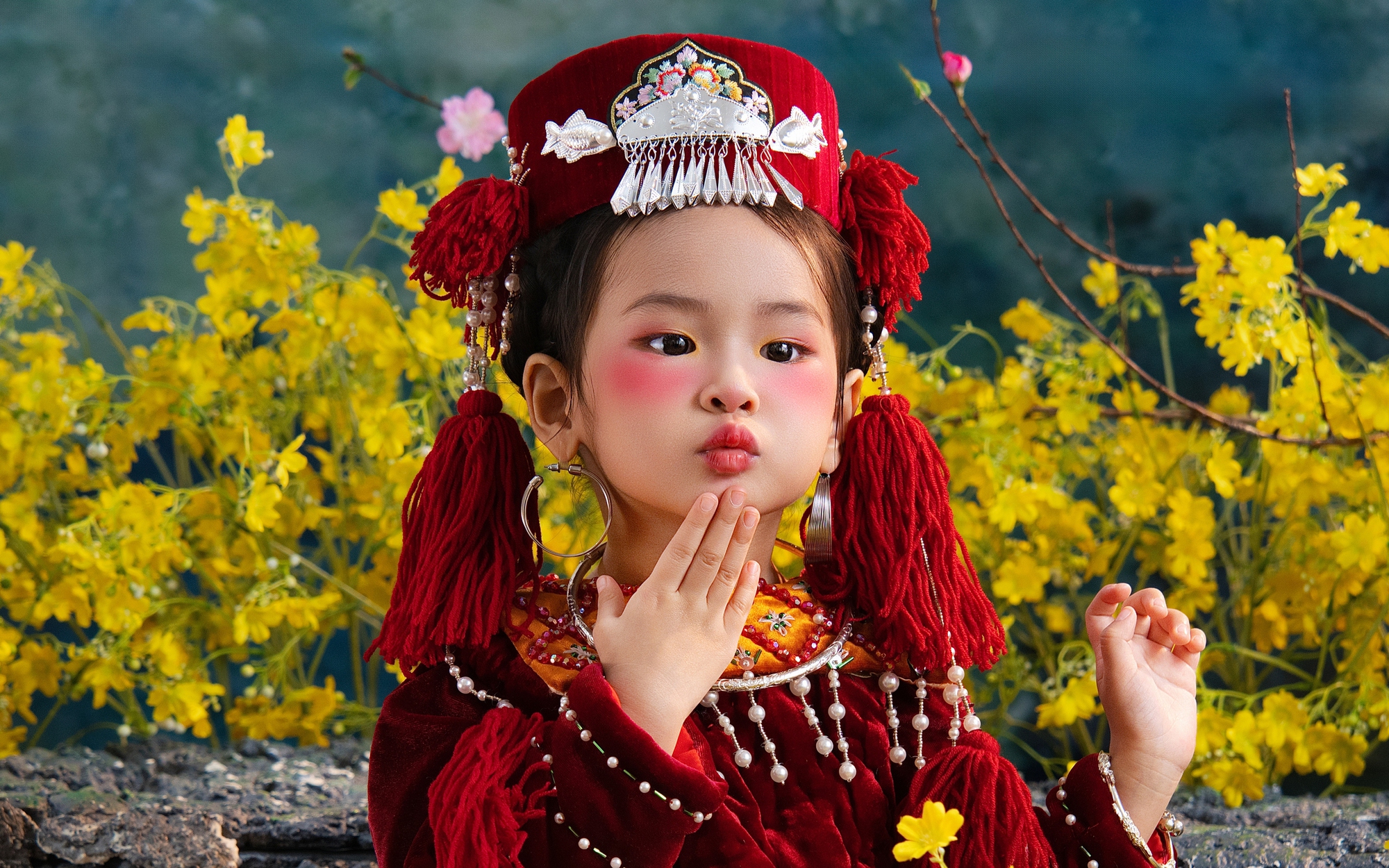 "Tan chảy" với bộ ảnh chào đón năm mới của ái nữ nhà Á hậu Trúc Ny