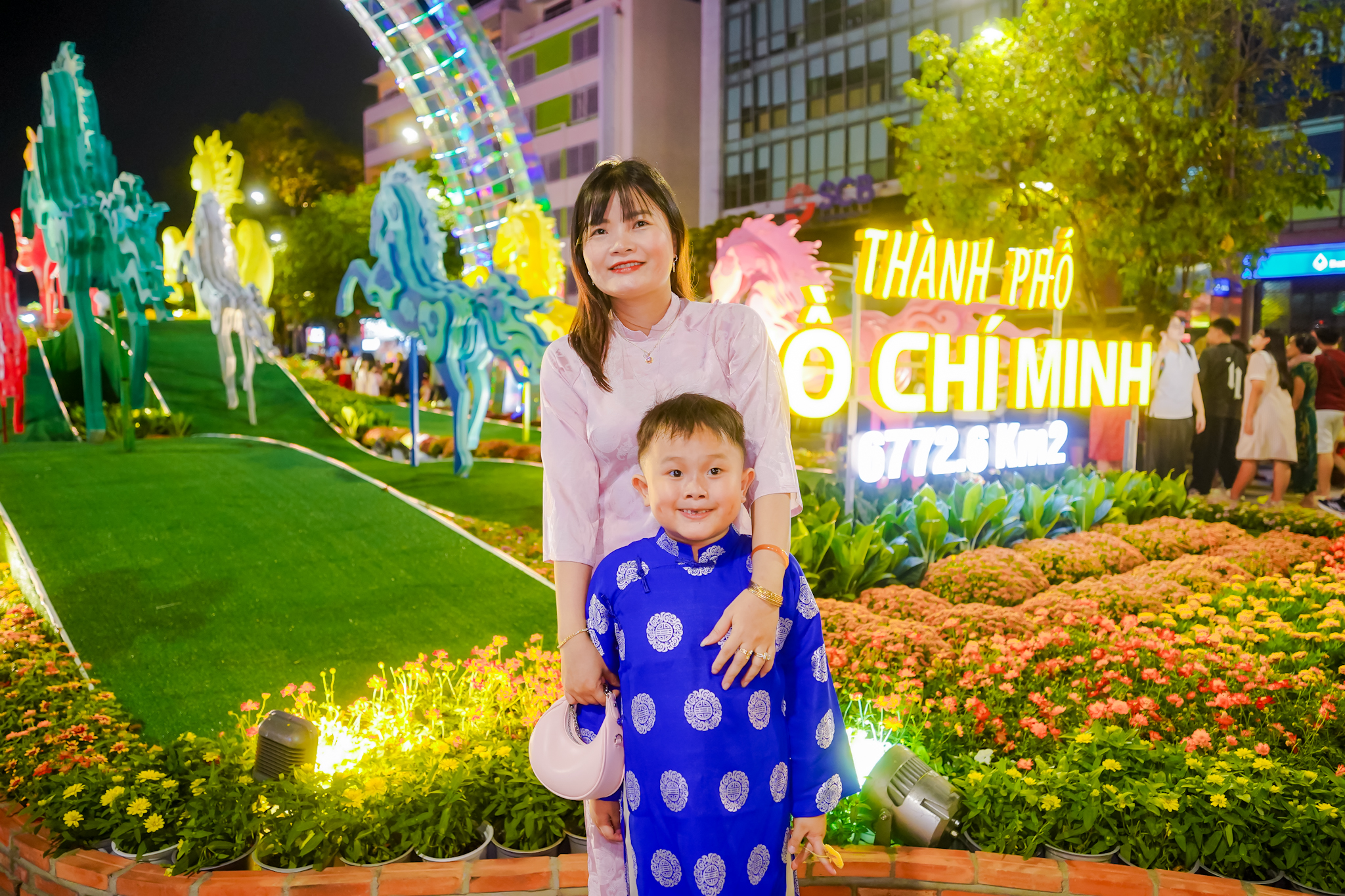 VIDEO: Người dân TPHCM gửi khát vọng vào vận hội mới dưới bầu trời pháo hoa giao thừa - Ảnh 5.