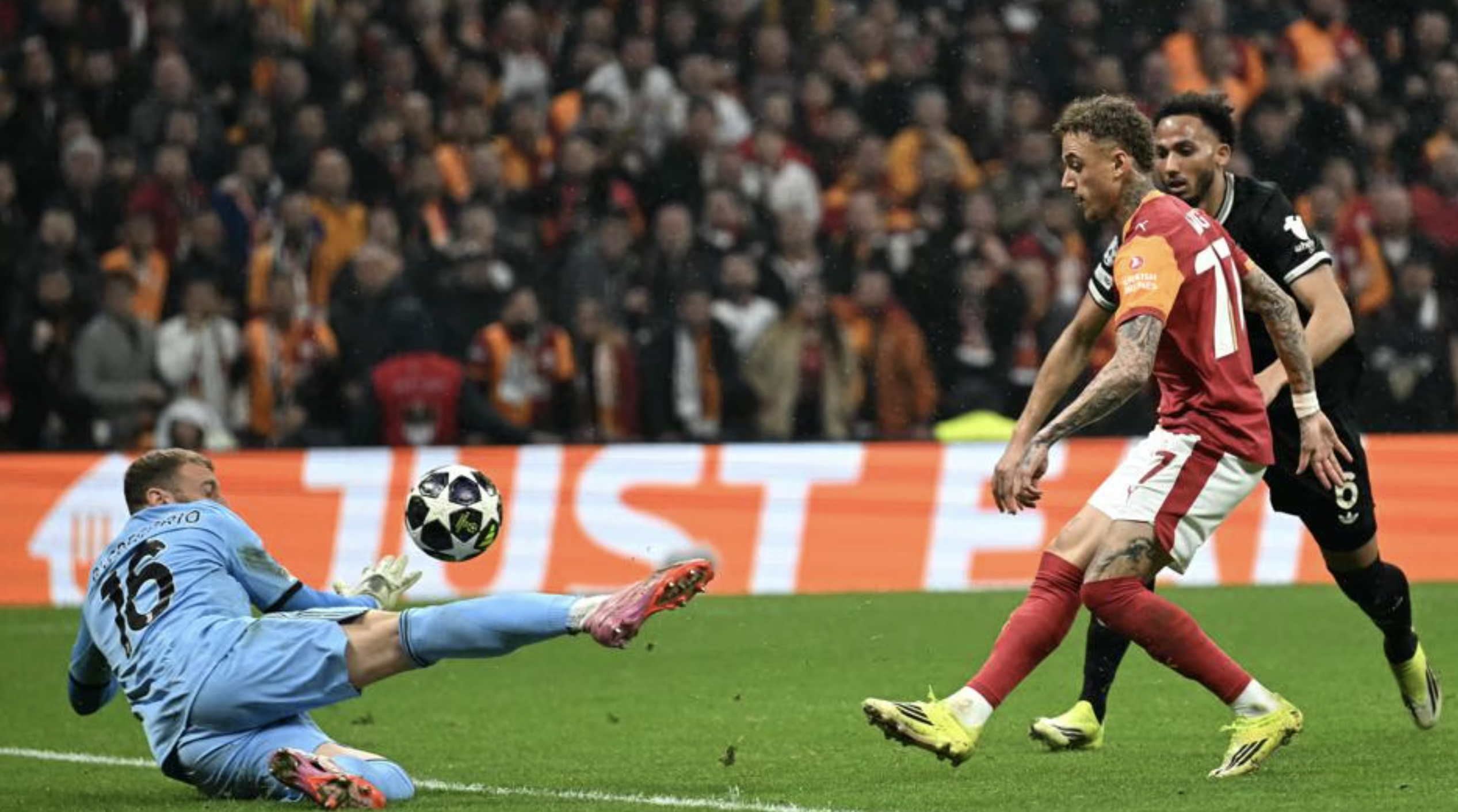 Galatasaray thắng trận cầu 7 b&agrave;n, "B&agrave; đầm gi&agrave;" thua tan t&aacute;c tại Istanbul - Ảnh 6.