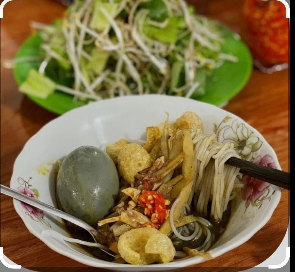 B&uacute;n mắm cua thối Gia Lai &ndash; hương vị &ldquo;kh&oacute; qu&ecirc;n&rdquo; giữa phố n&uacute;i Pleiku - Ảnh 1.