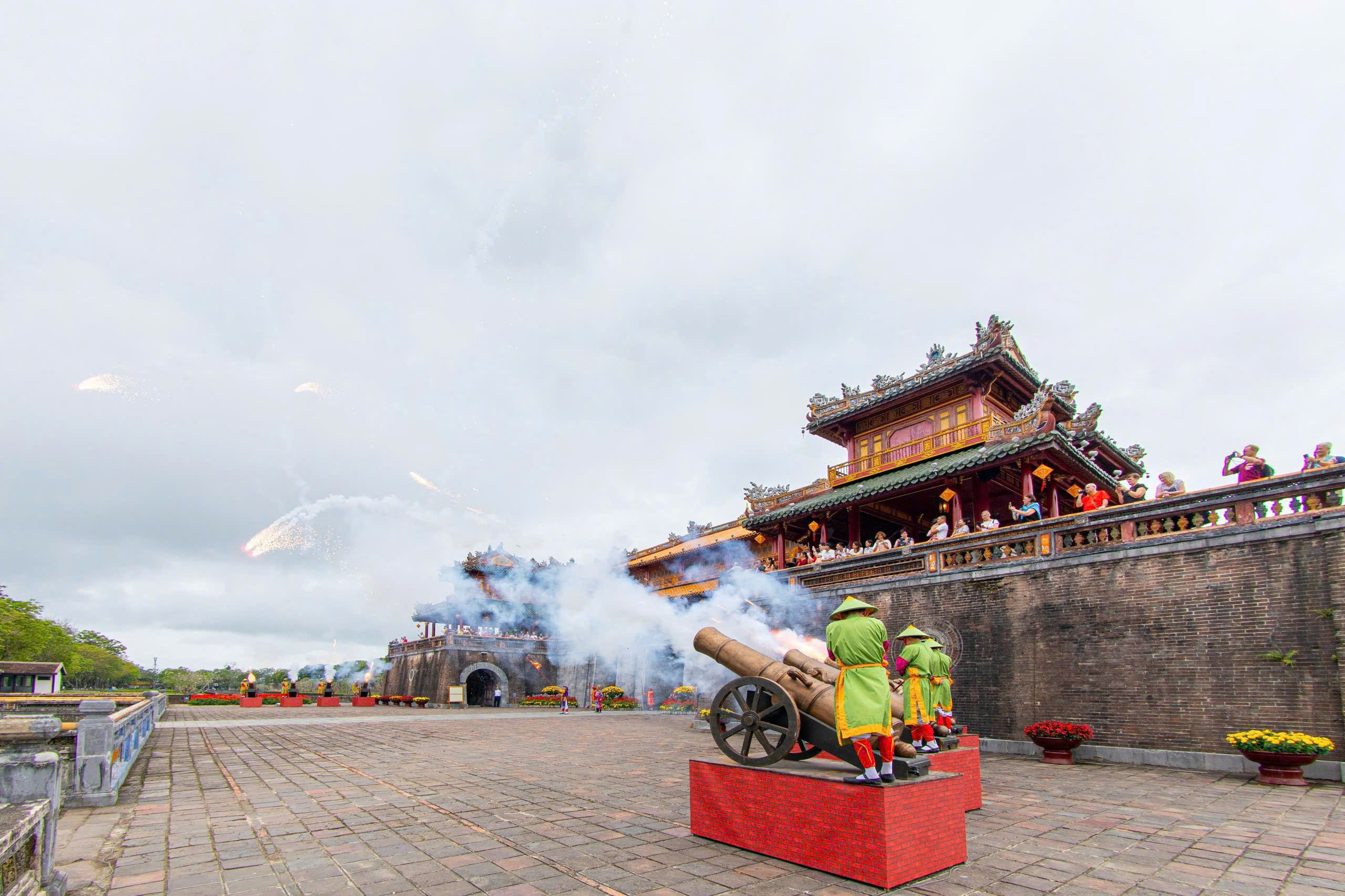 Không khí Tết Bính Ngọ 2026 tại Đại nội Huế: Những trải nghiệm tuyệt vời - Ảnh 25.
