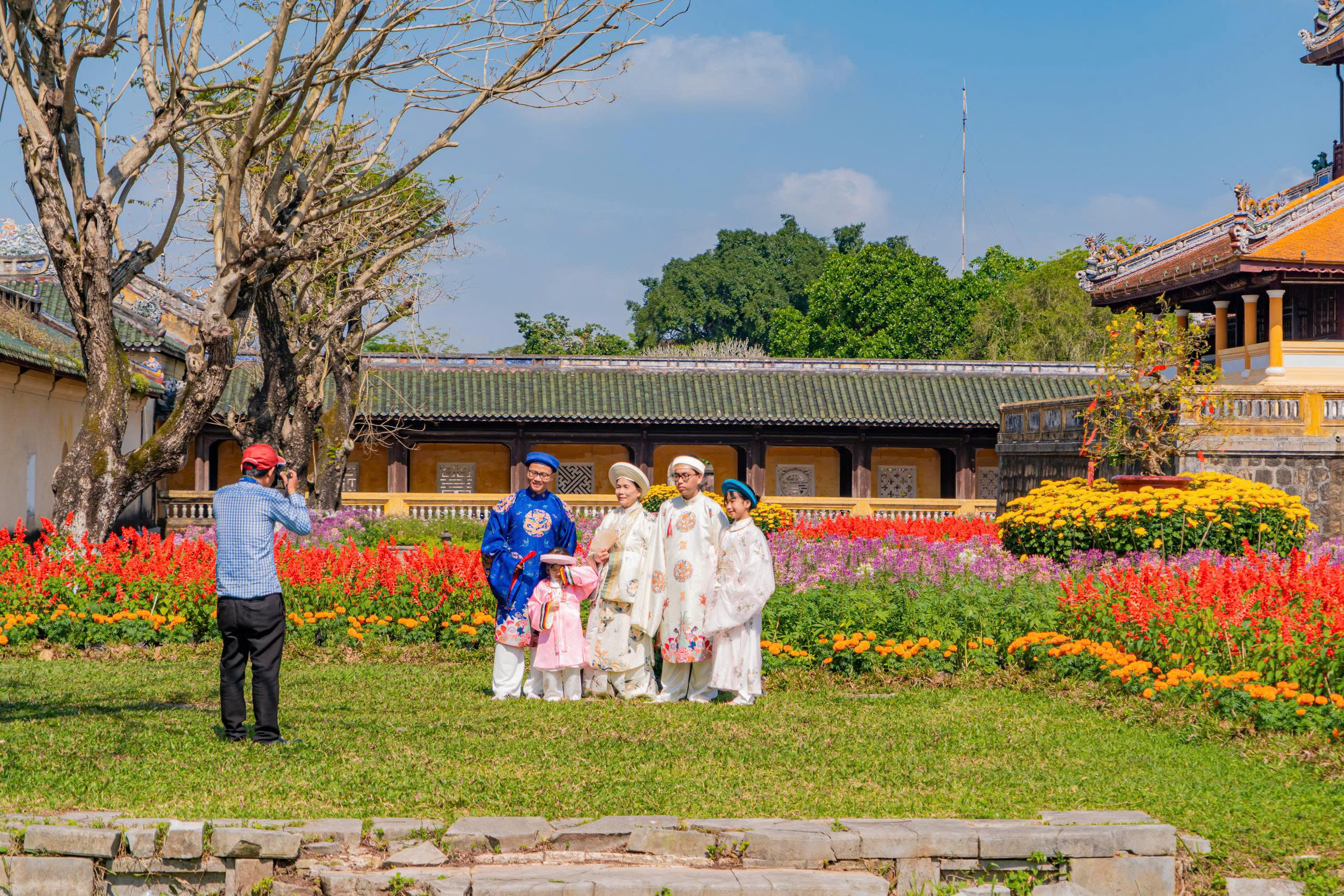 Điểm lạ "cuốn" kh&aacute;ch ng&agrave;y Tết ở phim trường G&aacute;i gi&agrave; lắm chi&ecirc;u 3 - Ảnh 12.