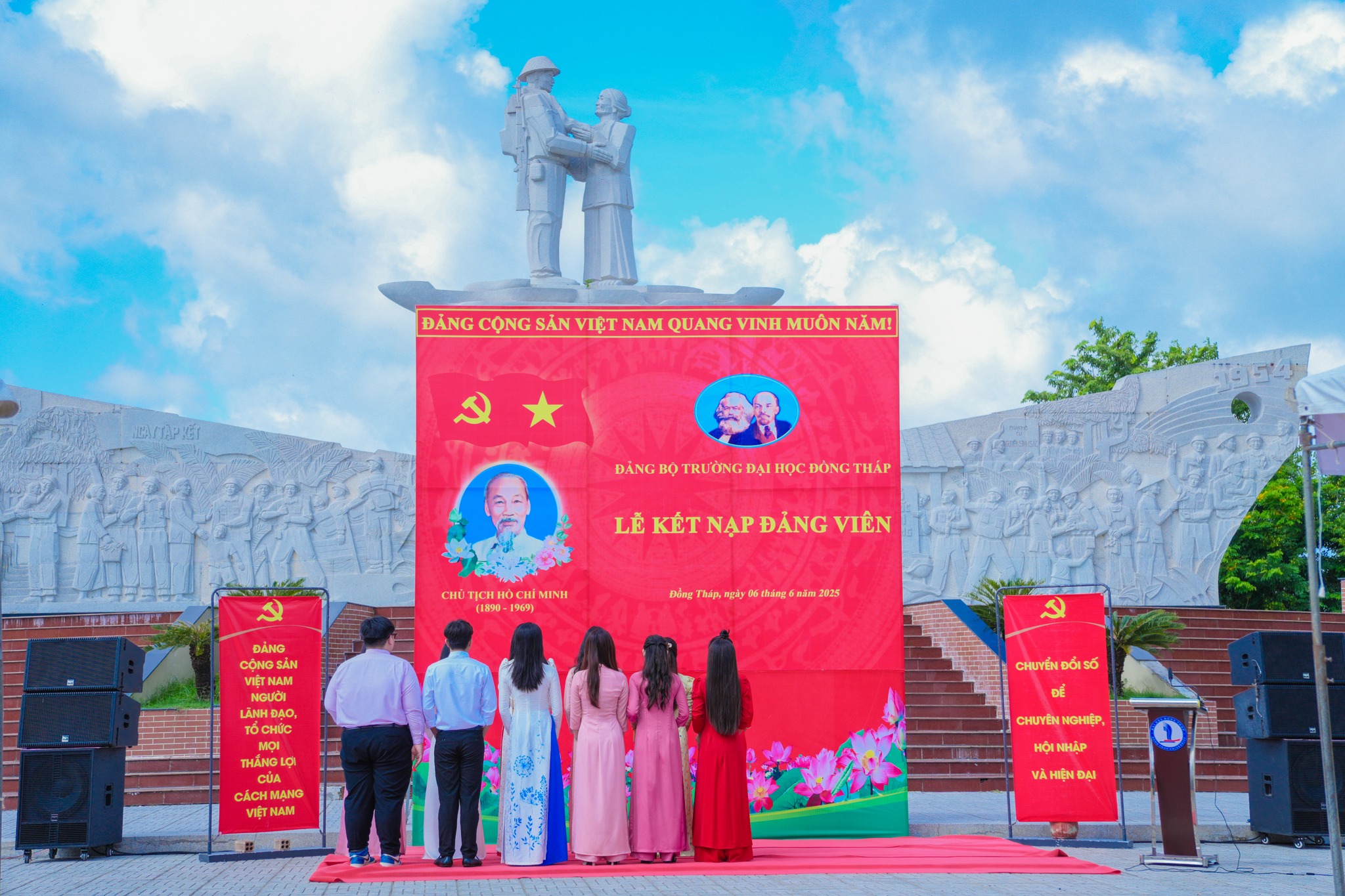 Những &ldquo;địa chỉ đỏ&rdquo; kh&ocirc;ng thể bỏ qua khi đến Đồng Th&aacute;p - Ảnh 32.