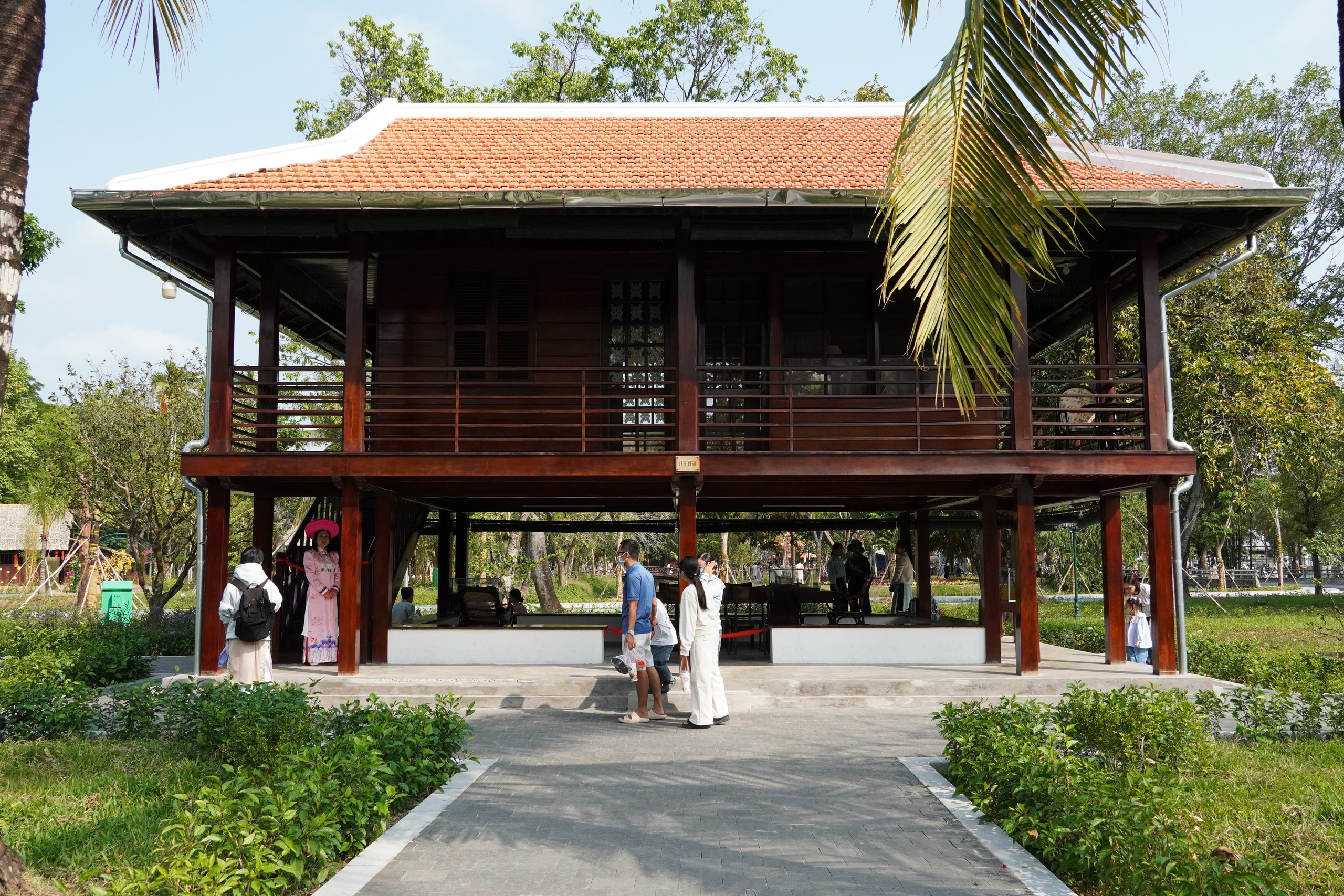 Những &ldquo;địa chỉ đỏ&rdquo; kh&ocirc;ng thể bỏ qua khi đến Đồng Th&aacute;p - Ảnh 10.