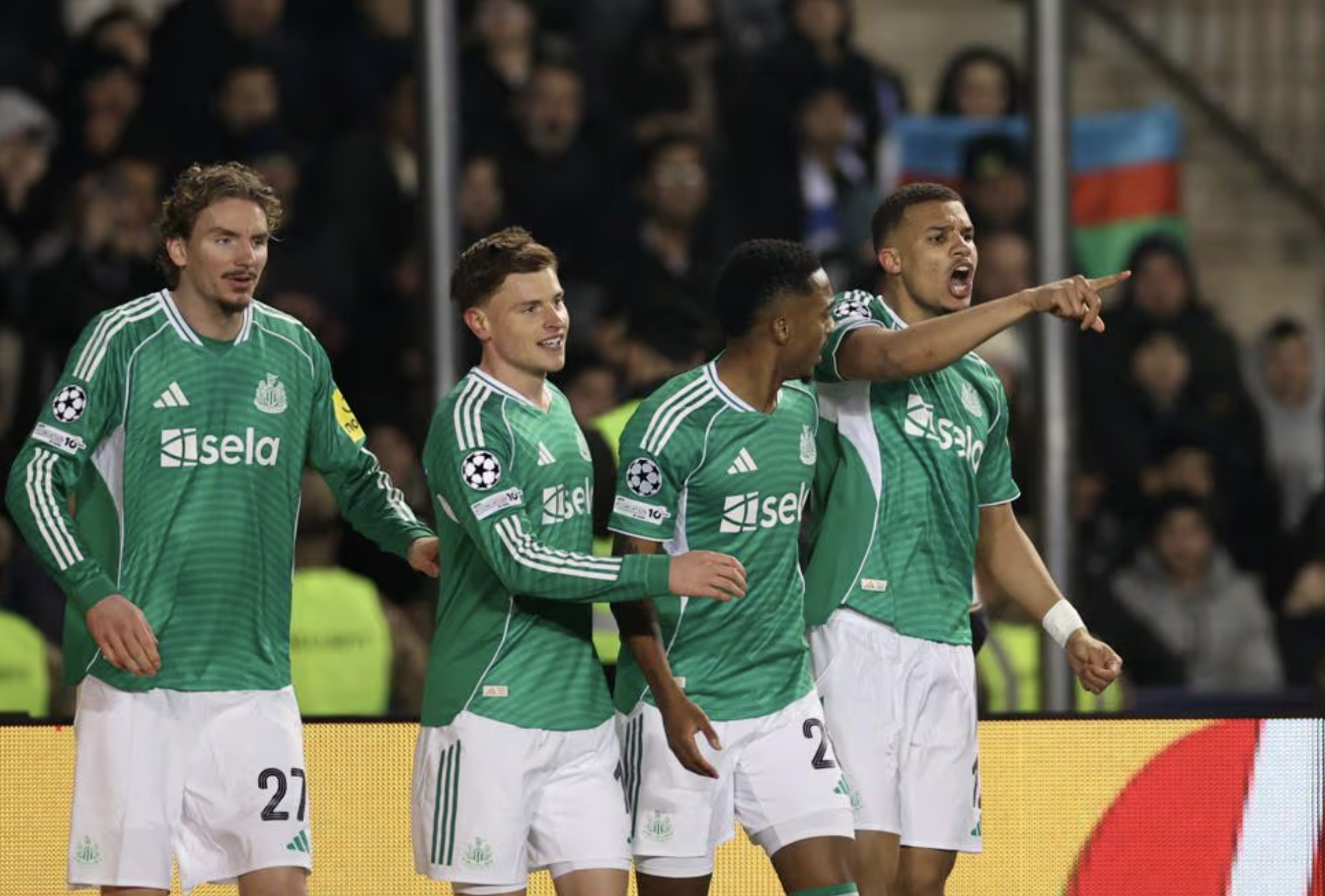 Anthony Gordon rực s&aacute;ng với "c&uacute; poker", Newcastle nghiền &eacute;p chủ nh&agrave; Qarabag - Ảnh 2.