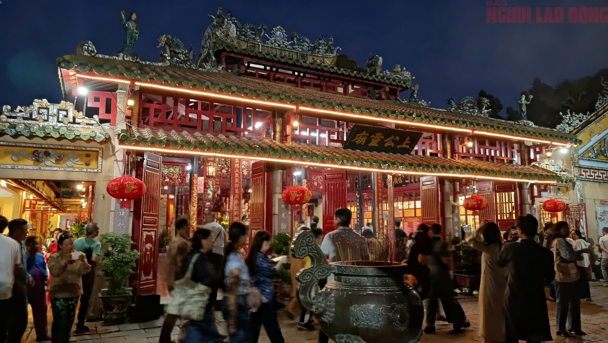 Xu&acirc;n an l&agrave;nh ở một linh miếu gần 200 năm tuổi - Ảnh 18.