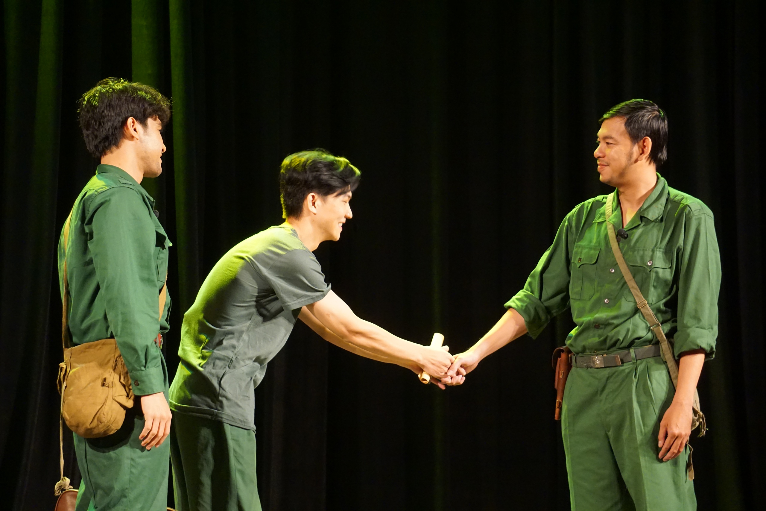 Năm Ngọ, s&agrave;n diễn phi nước đại - Ảnh 4.
