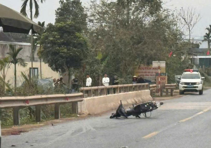Nam thanh niên chưa rõ danh tính gặp tai nạn tử vong trên đường - Ảnh 1.