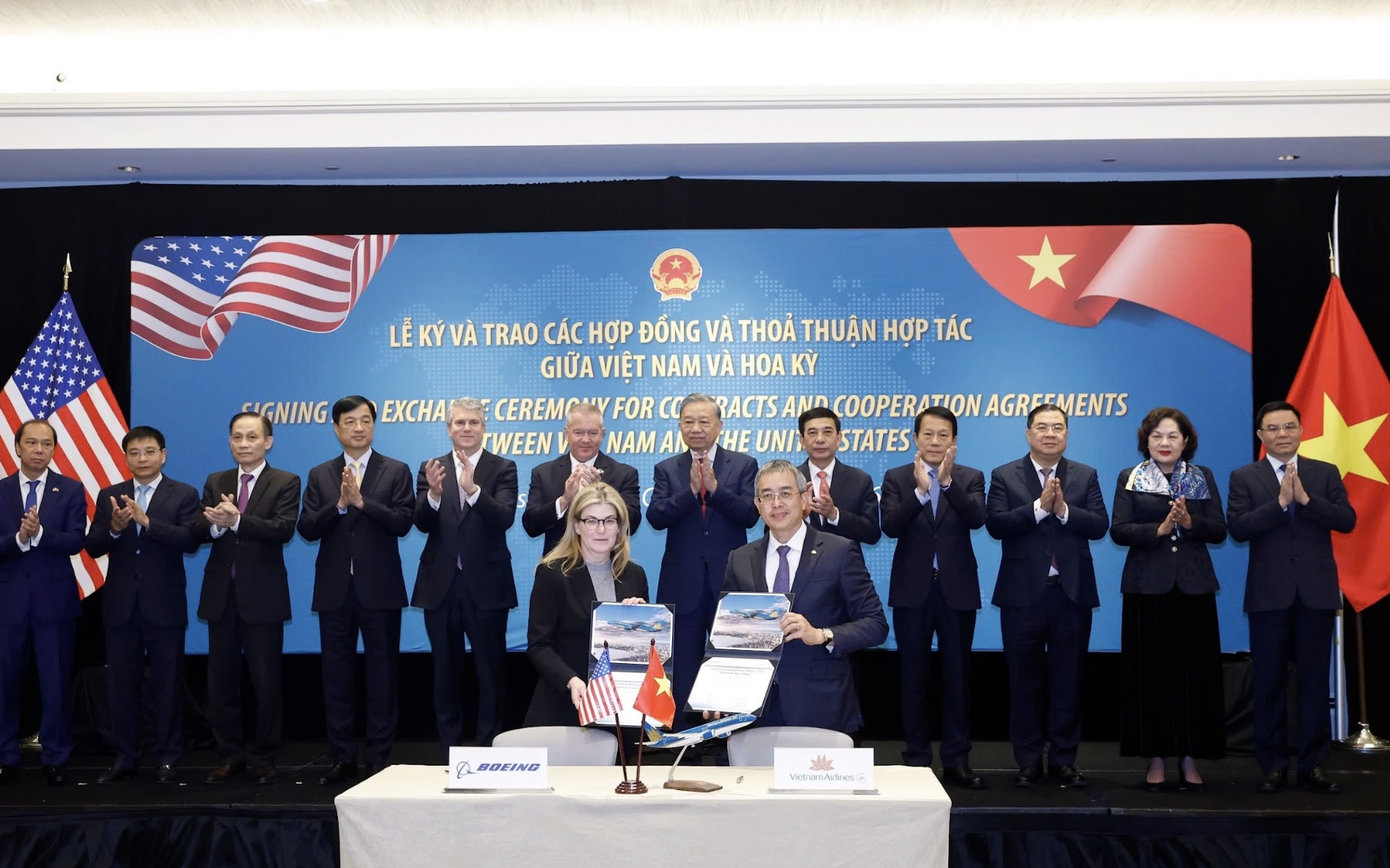 Tổng Bí thư Tô Lâm chứng kiến Vietnam Airlines ký kết mua 50 máy bay
