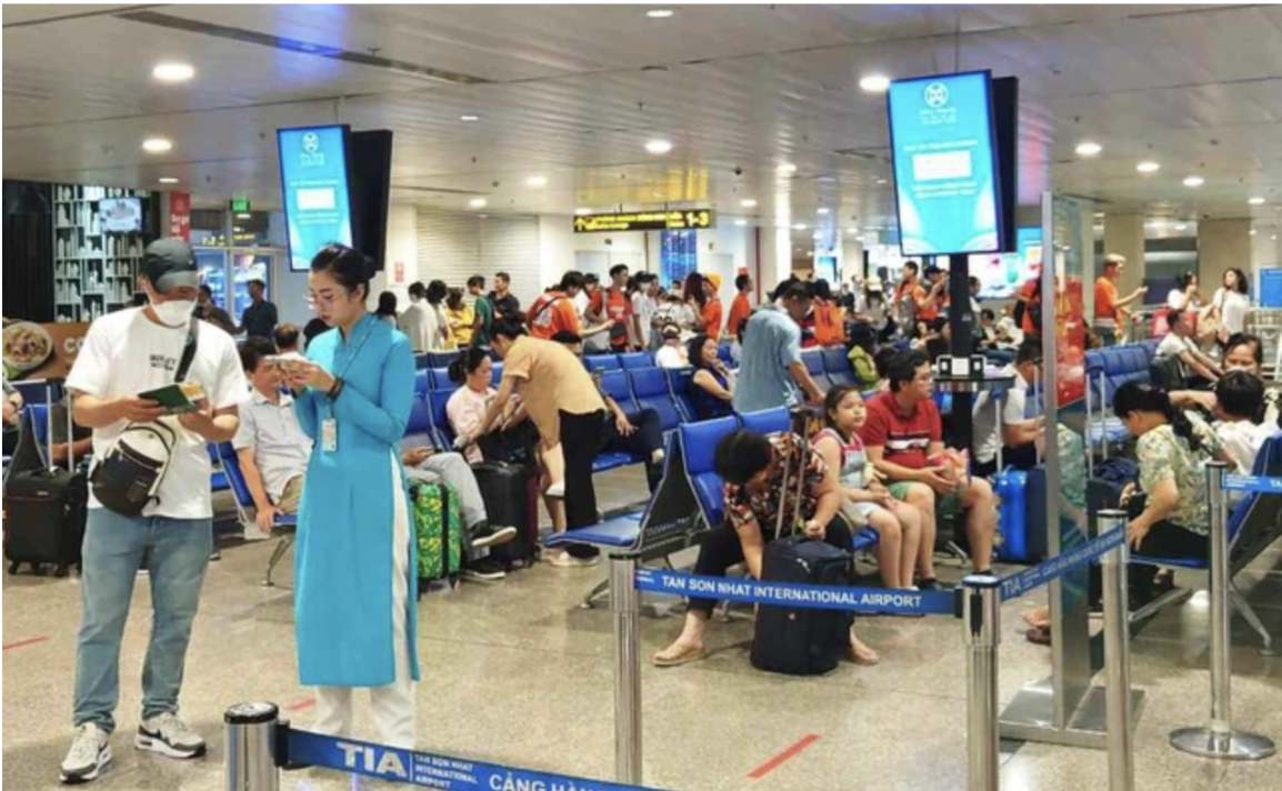 Bí quyết của người đón tiễn hàng chục triệu lượt khách tại sân bay mùa Tết - Ảnh 1.