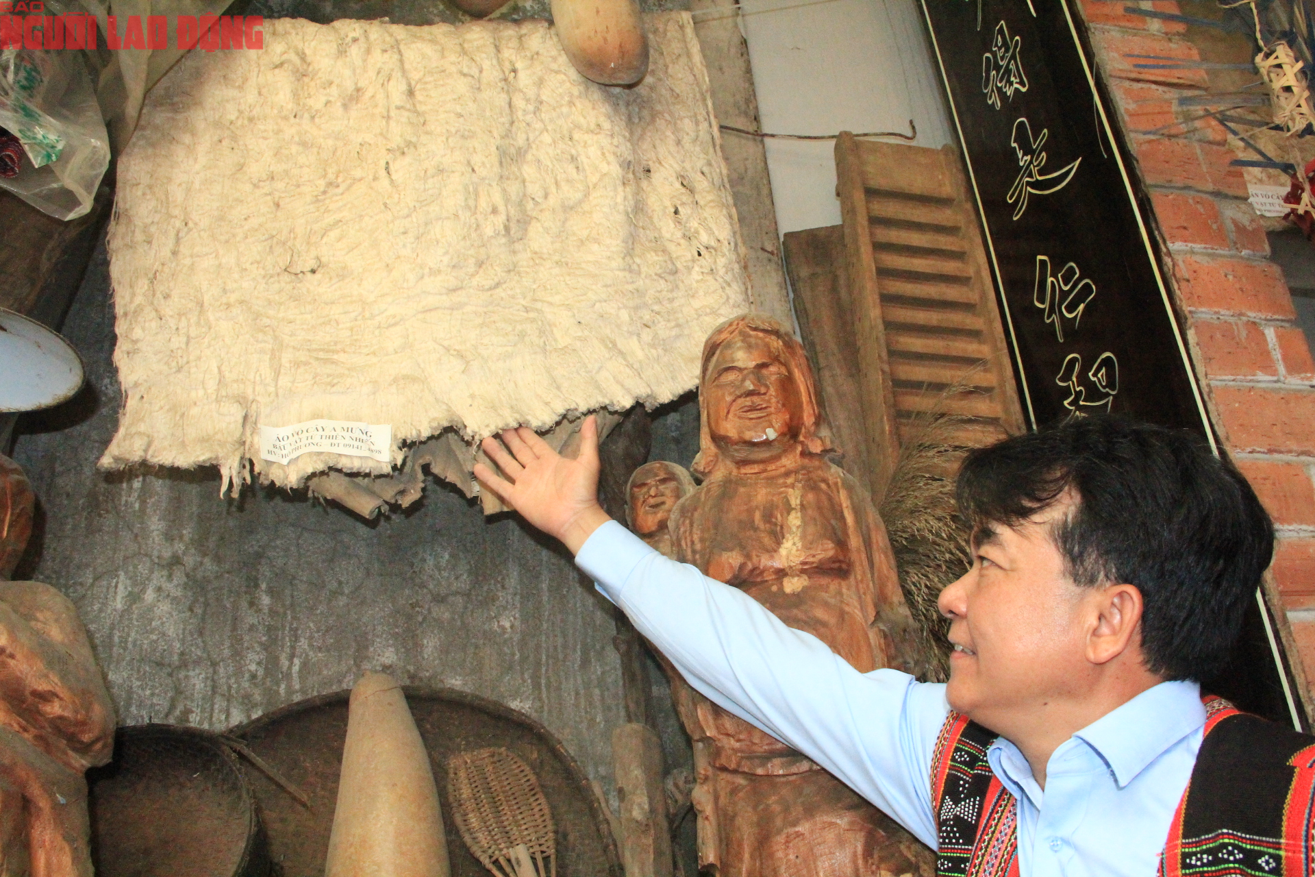 Trang phục cổ xưa bằng vỏ cây A - mưng của nhà nghiên cứu Hồ Phương - Ảnh 8.