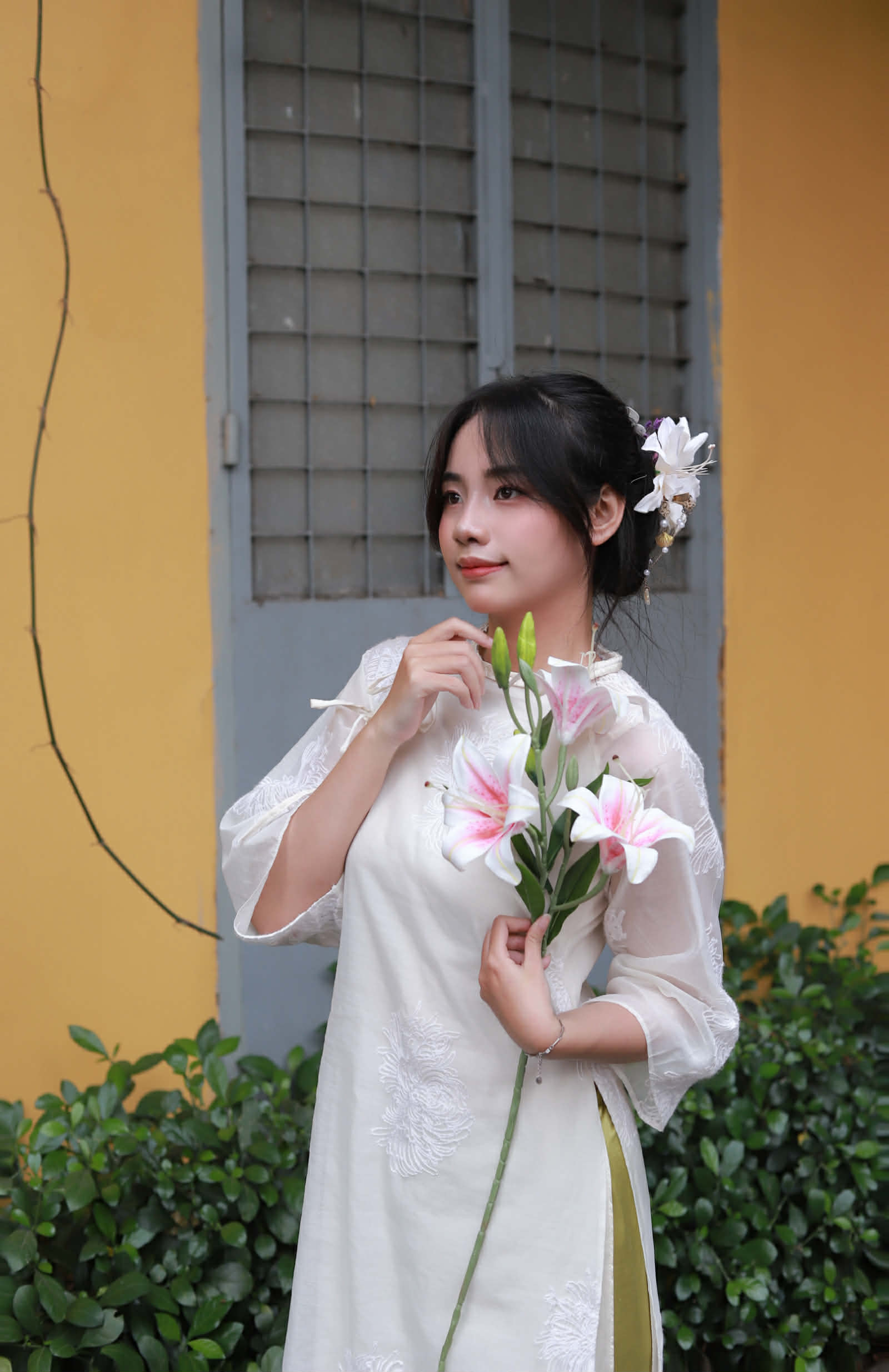 Áo dài ngày Tết: Nét đẹp không đổi giữa lòng đô thị hiện đại - Ảnh 11.