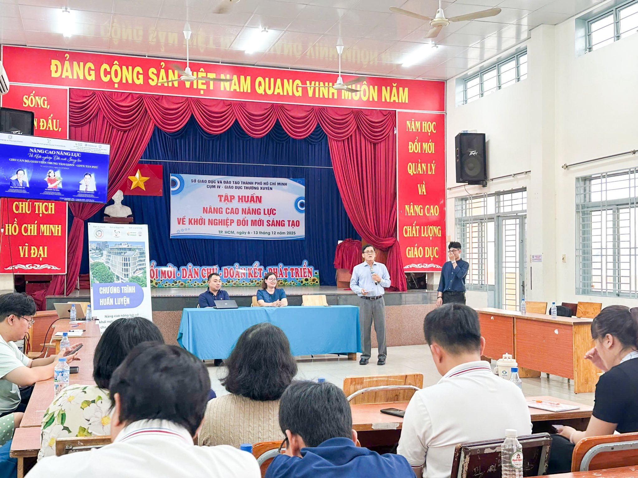 "Bà đỡ" mát tay của những dự án khởi nghiệp - Ảnh 11.