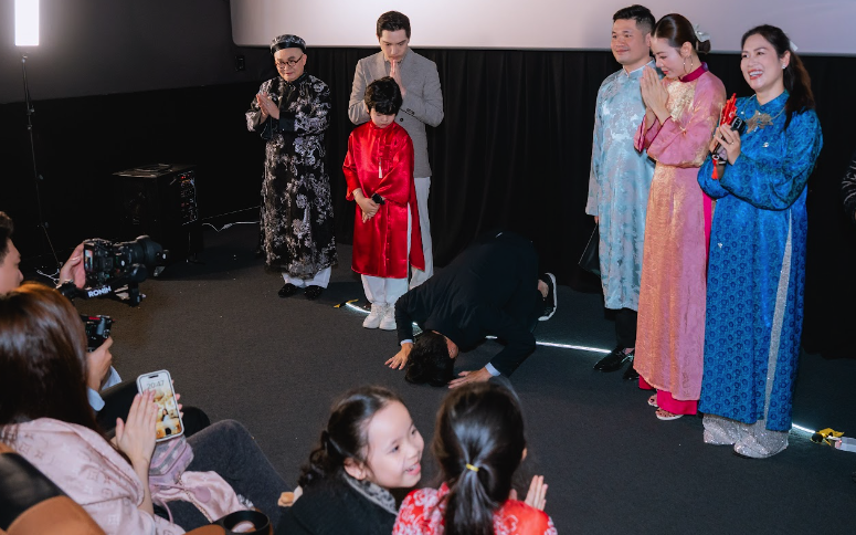 Tổng giám đốc Lotte Entertainment lý giải việc quỳ gối tại cinetour "Mùi phở"