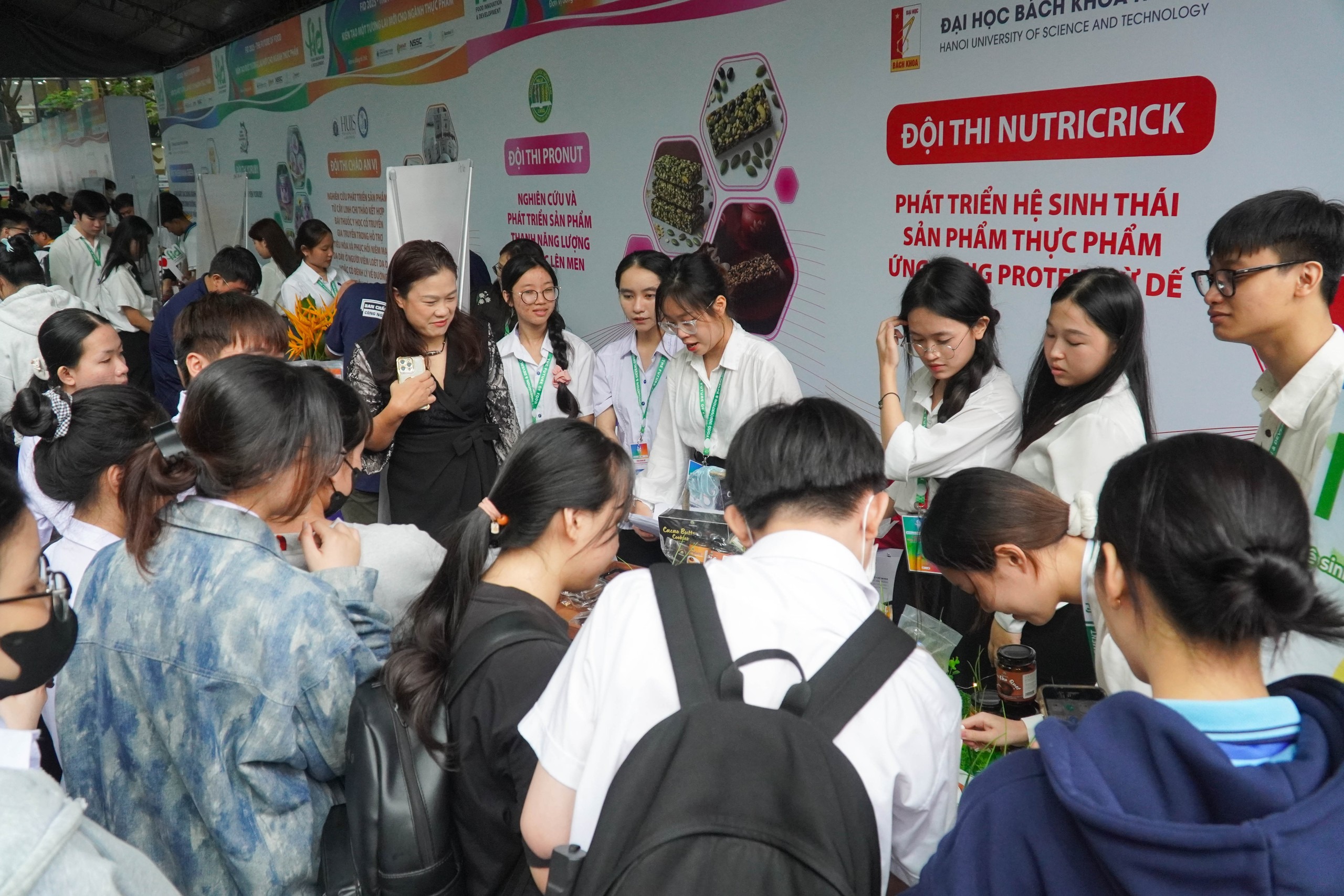 "Bà đỡ" mát tay của những dự án khởi nghiệp - Ảnh 4.