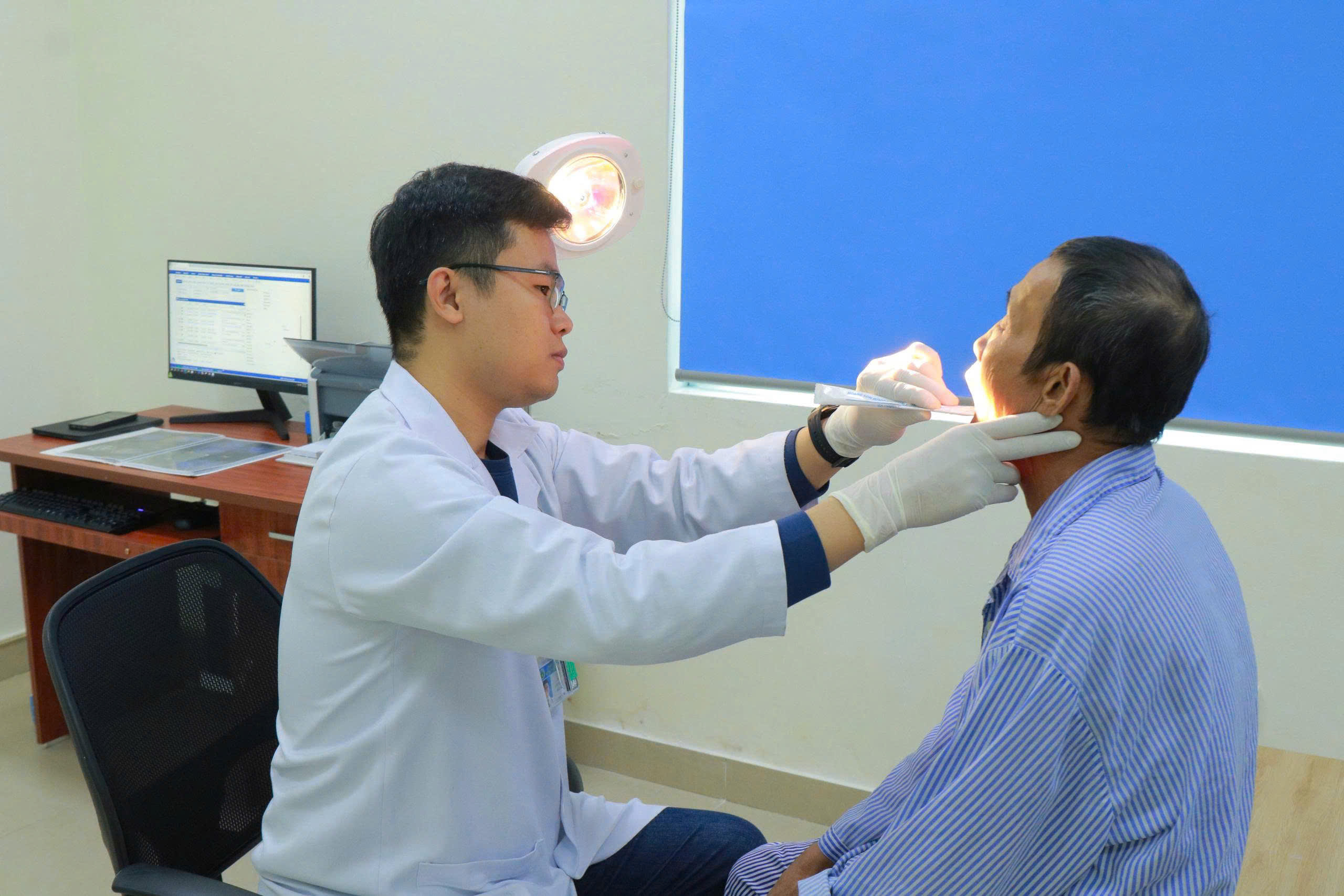 Xạ trị chữa ung thư tại tuyến tỉnh, bước tiến gi&uacute;p người bệnh bớt nhọc nhằn - Ảnh 2.