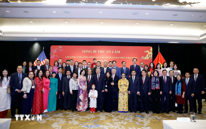 Tổng Bí thư Tô Lâm gặp gỡ bà con cộng đồng và các cơ quan đại diện Việt Nam tại Mỹ - Ảnh 1.