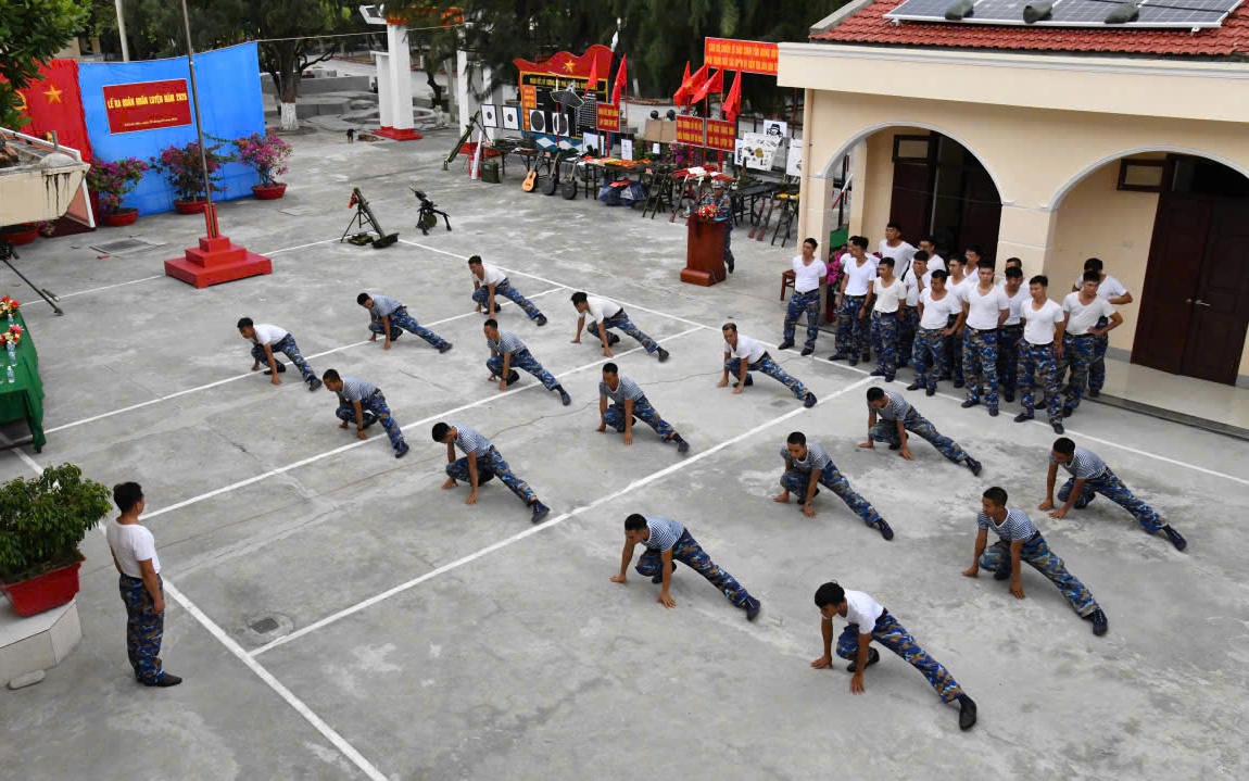 Sôi nổi ra quân huấn luyện năm 2026 ở Trường Sa