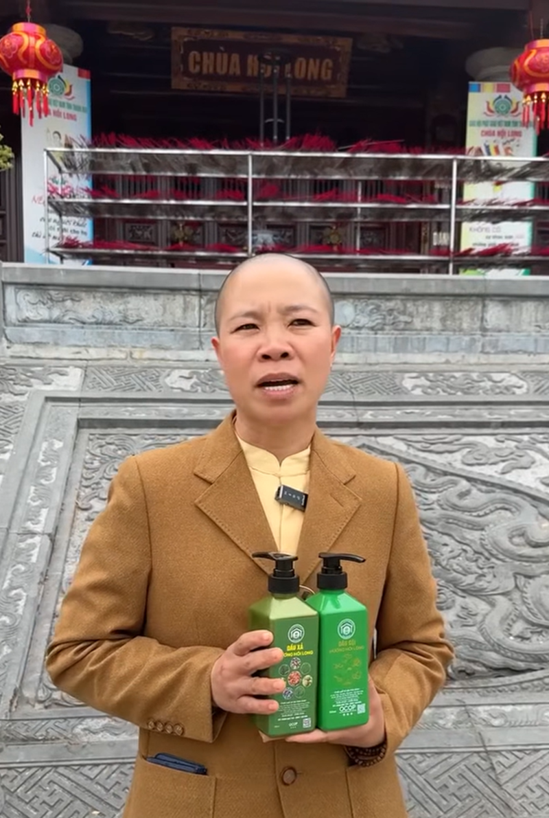 "Người mẹ" của hàng chục đứa trẻ mồ côi ở ngôi chùa nơi cửa biển - Ảnh 6.